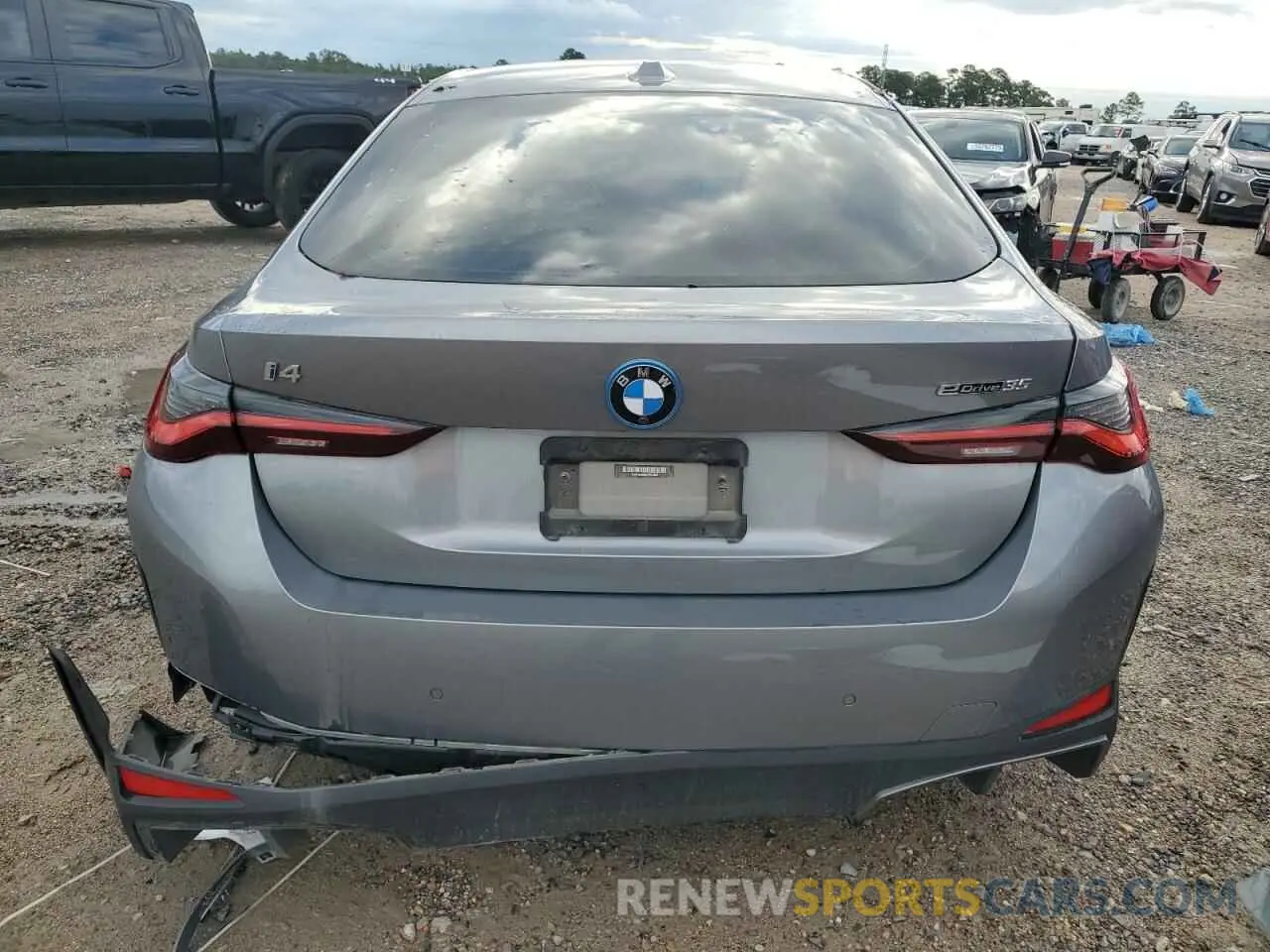 6 fotografías del automóvil dañado WBY43AW02PFP44405 BMW I4 EDRIVE 2023