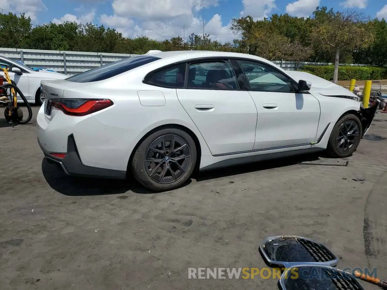 3 fotografías del automóvil dañado WBY43AW0XPFP76986 BMW I4 EDRIVE 2023
