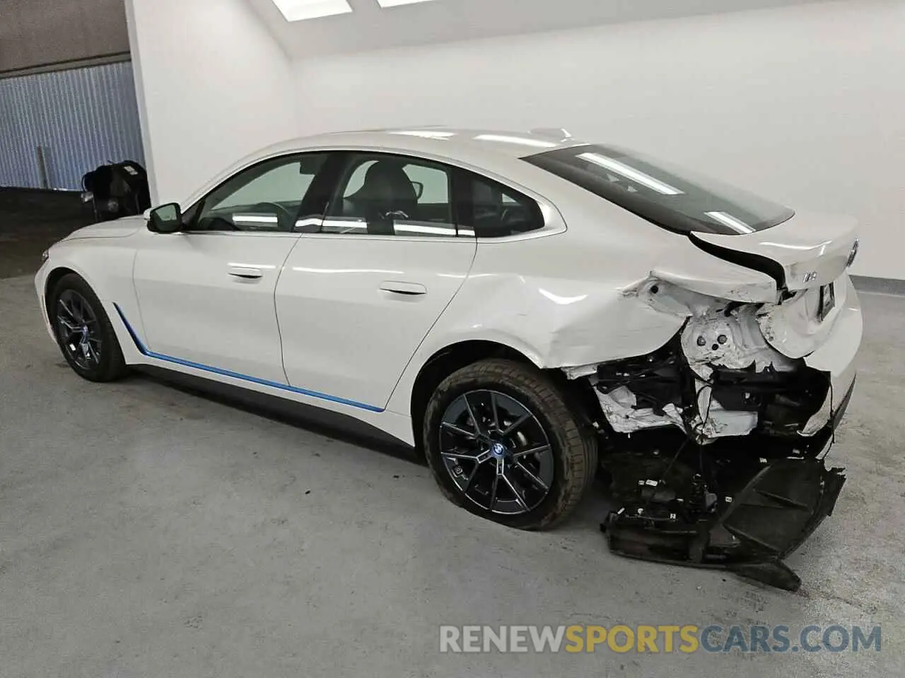 2 fotografías del automóvil dañado WBY73AW06PFR31319 BMW I4 EDRIVE 2023
