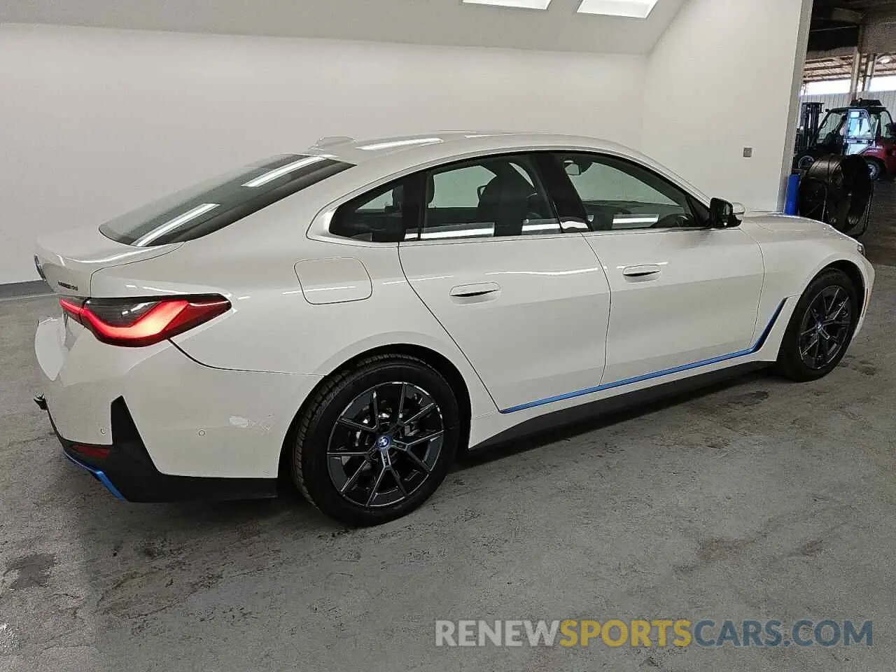 3 fotografías del automóvil dañado WBY73AW06PFR31319 BMW I4 EDRIVE 2023