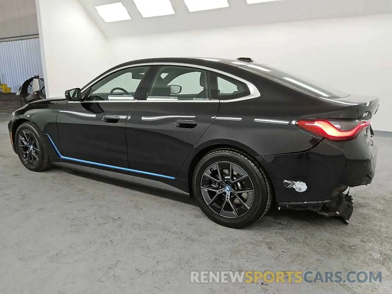 2 fotografías del automóvil dañado WBY73AW00RFR70085 BMW I4 EDRIVE 2024