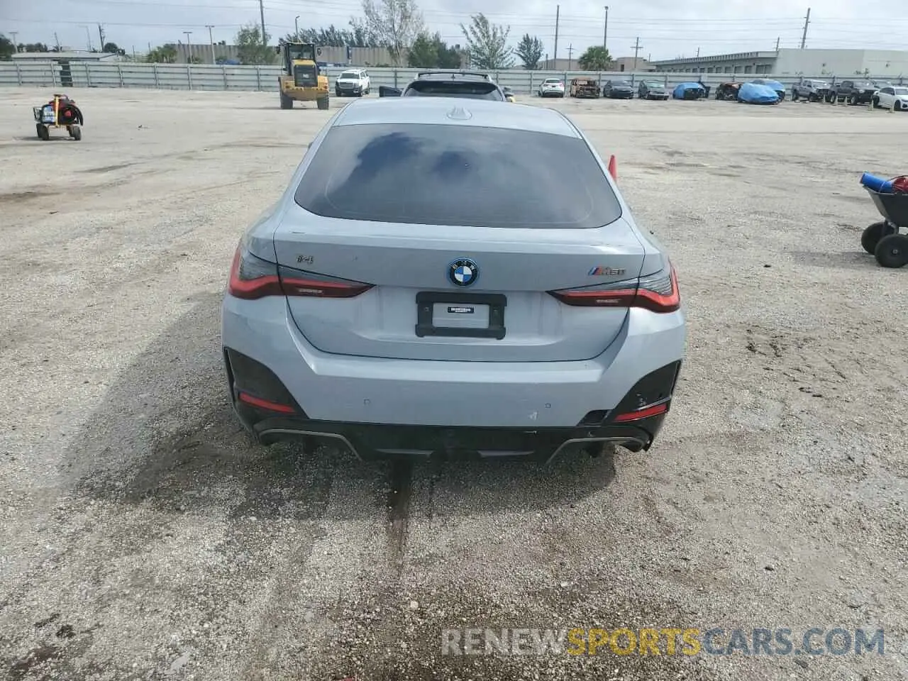 6 fotografías del automóvil dañado WBY33AW06NFM50076 BMW I4 M50 2022