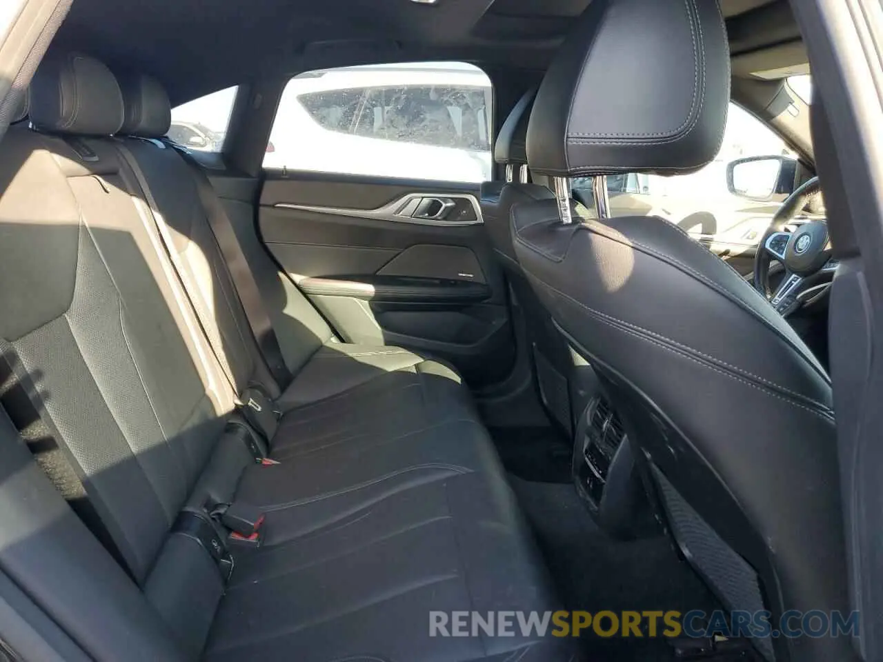 10 fotografías del automóvil dañado WBY33AW04PFR00679 BMW I4 M50 2023