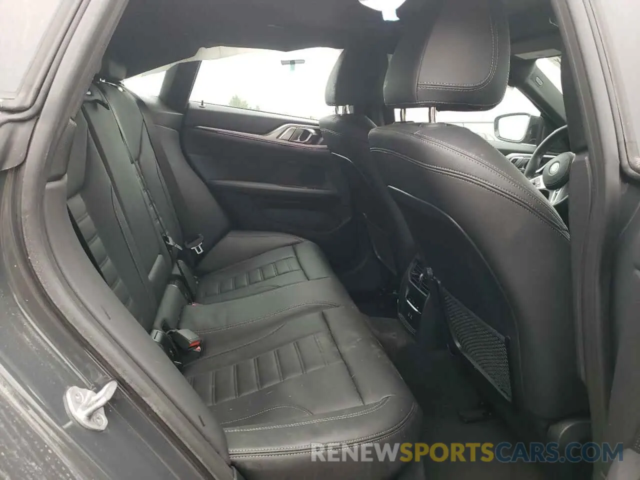 10 fotografías del automóvil dañado WBY33AW05PFP05464 BMW I4 M50 2023