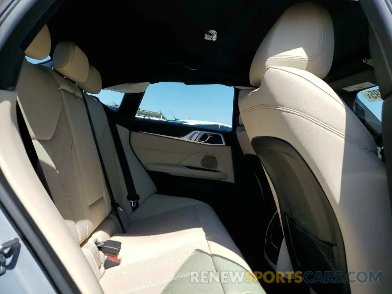 10 fotografías del automóvil dañado WBY33AW09PFR22046 BMW I4 M50 2023