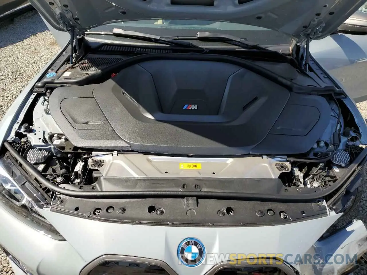 11 fotografías del automóvil dañado WBY33AW09PFR22046 BMW I4 M50 2023