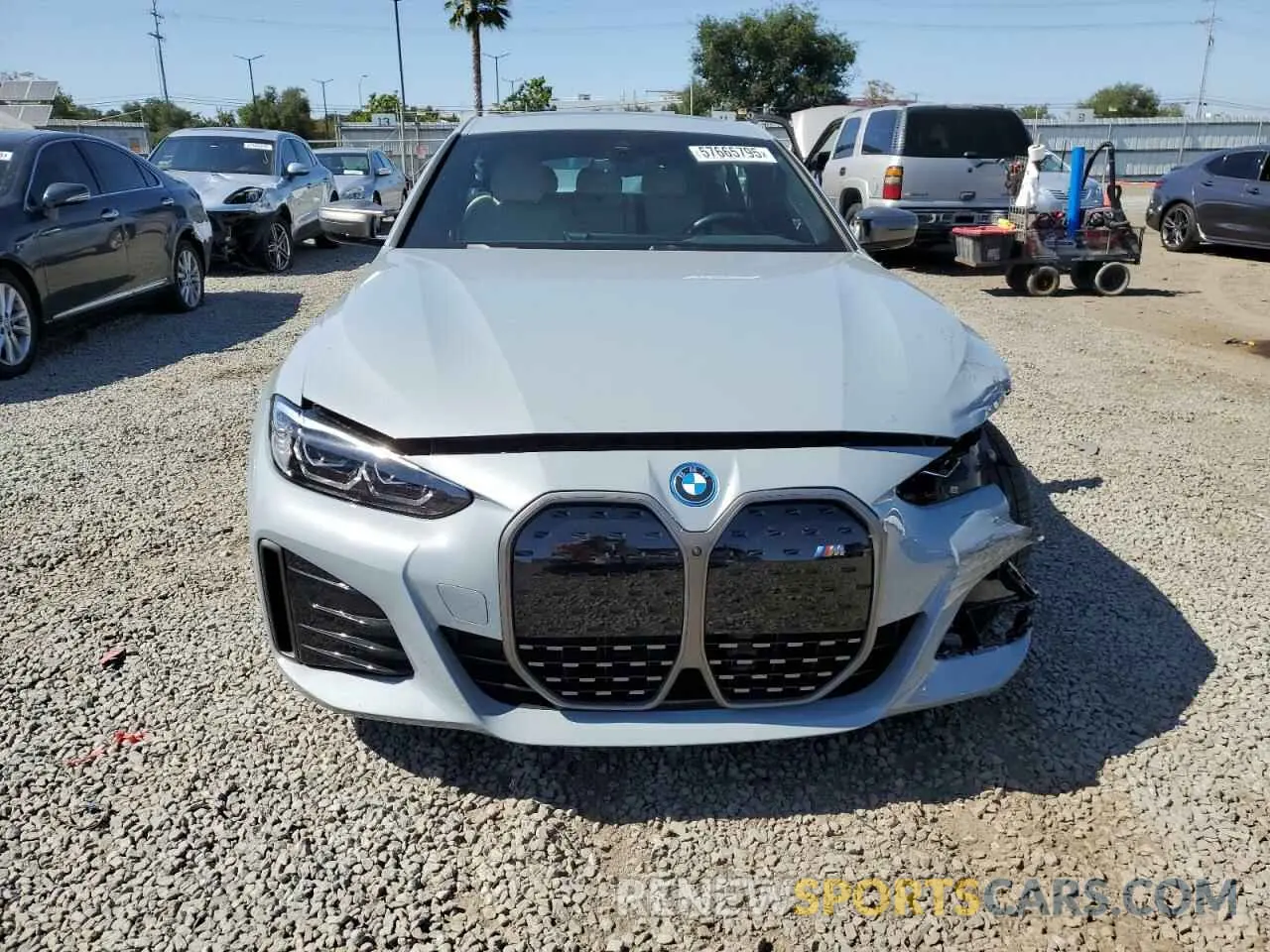 5 fotografías del automóvil dañado WBY33AW09PFR22046 BMW I4 M50 2023