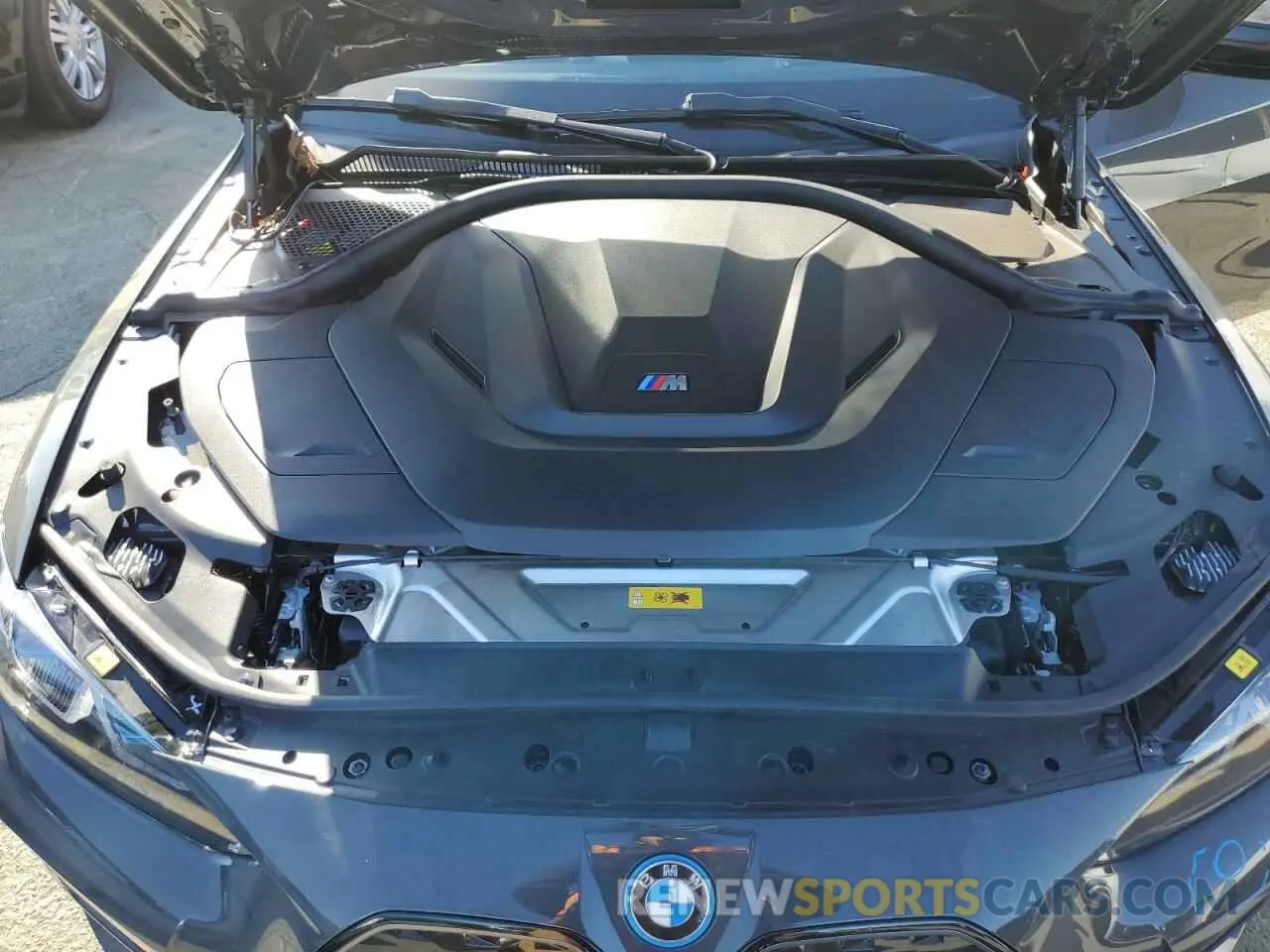 11 fotografías del automóvil dañado WBY33AW0XPFP53896 BMW I4 M50 2023