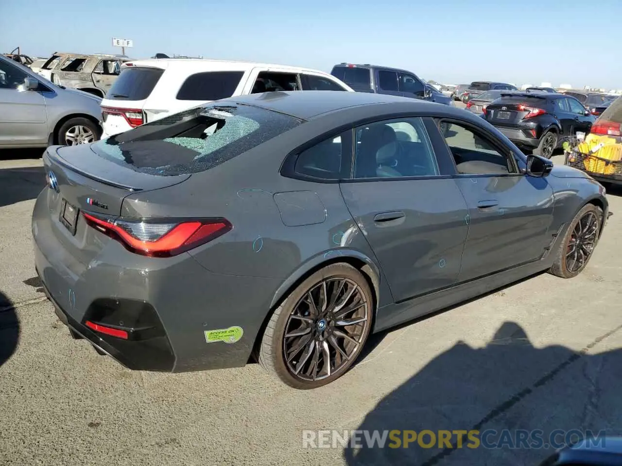 3 fotografías del automóvil dañado WBY33AW0XPFP53896 BMW I4 M50 2023