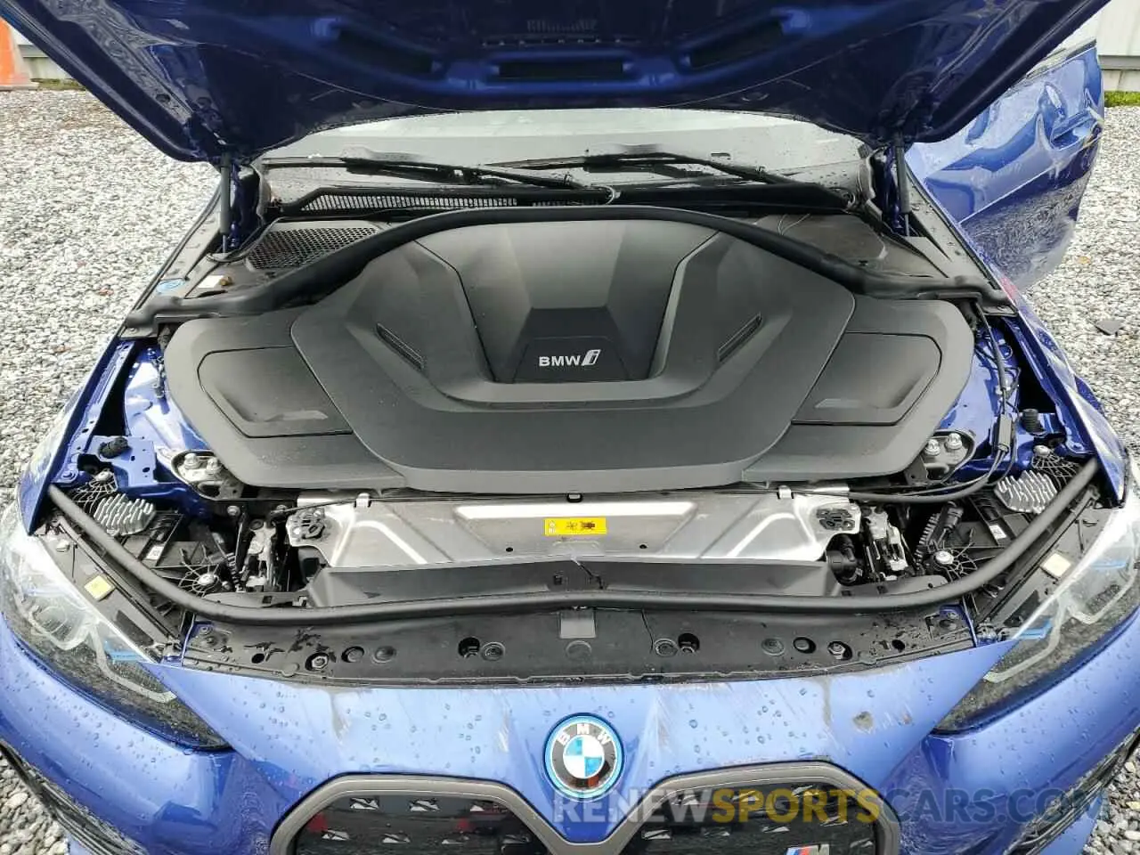 12 fotografías del automóvil dañado WBY33AW00RFS45178 BMW I4 M50 2024