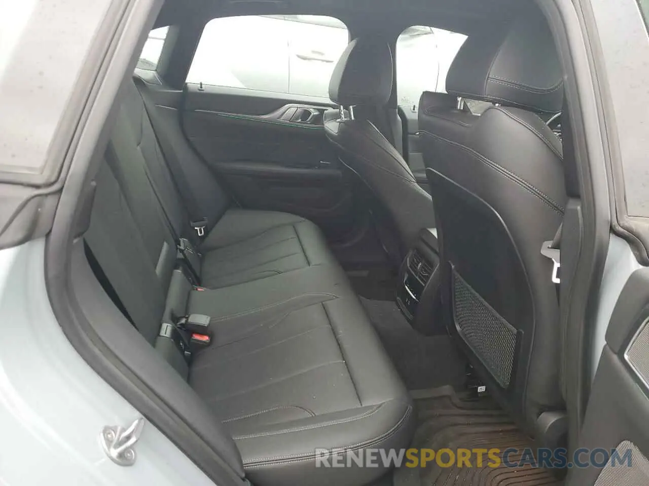 10 fotografías del automóvil dañado WBY33AW04RFR97434 BMW I4 M50 2024
