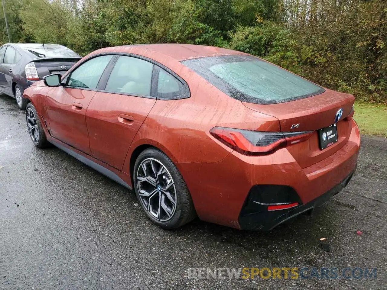 2 fotografías del automóvil dañado WBY33AW0XRFS82965 BMW I4 M50 2024
