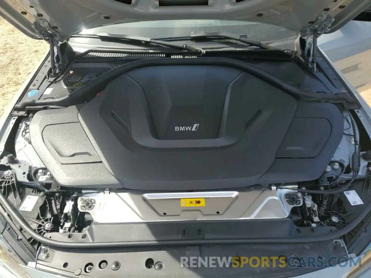 11 fotografías del automóvil dañado WBY33HD08SFU19760 BMW I4 M50 2025