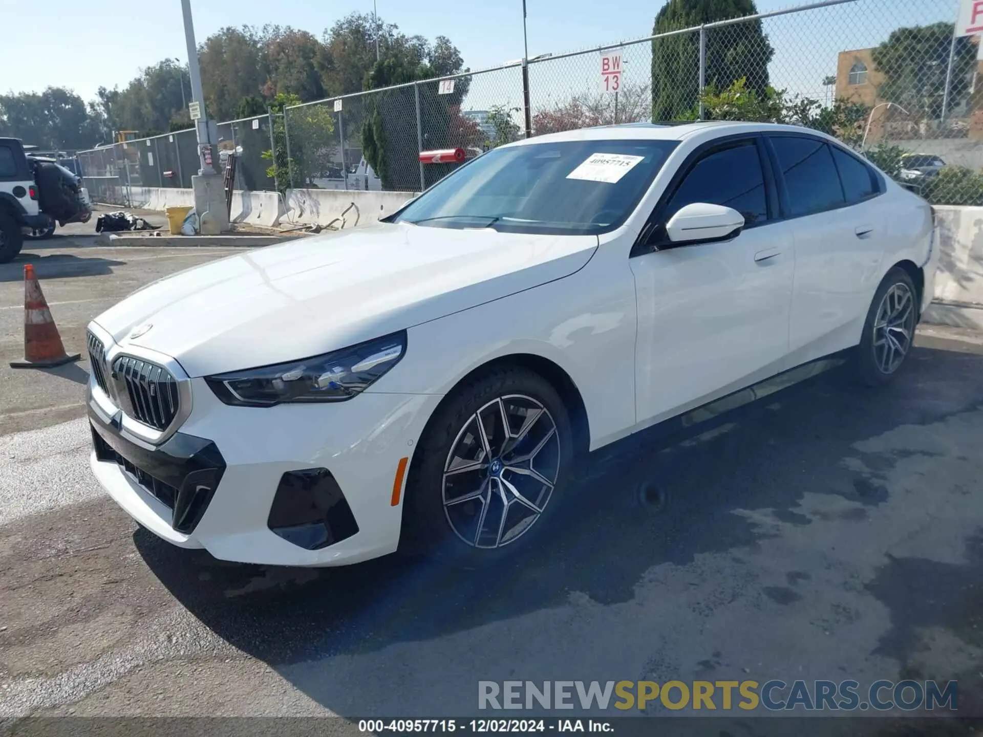 2 fotografías del automóvil dañado WBY33FK01RCP59383 BMW I5 2024