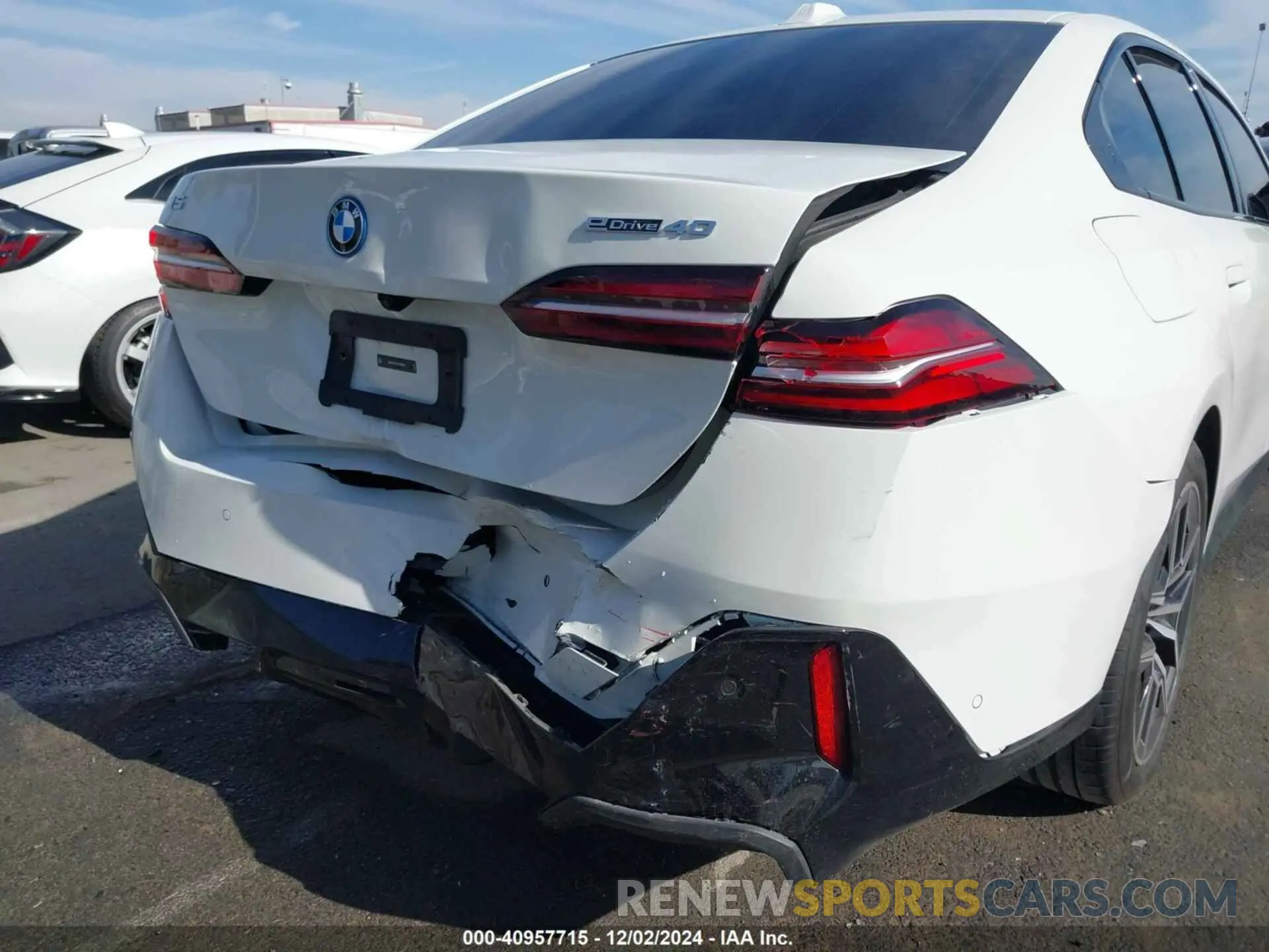 6 fotografías del automóvil dañado WBY33FK01RCP59383 BMW I5 2024
