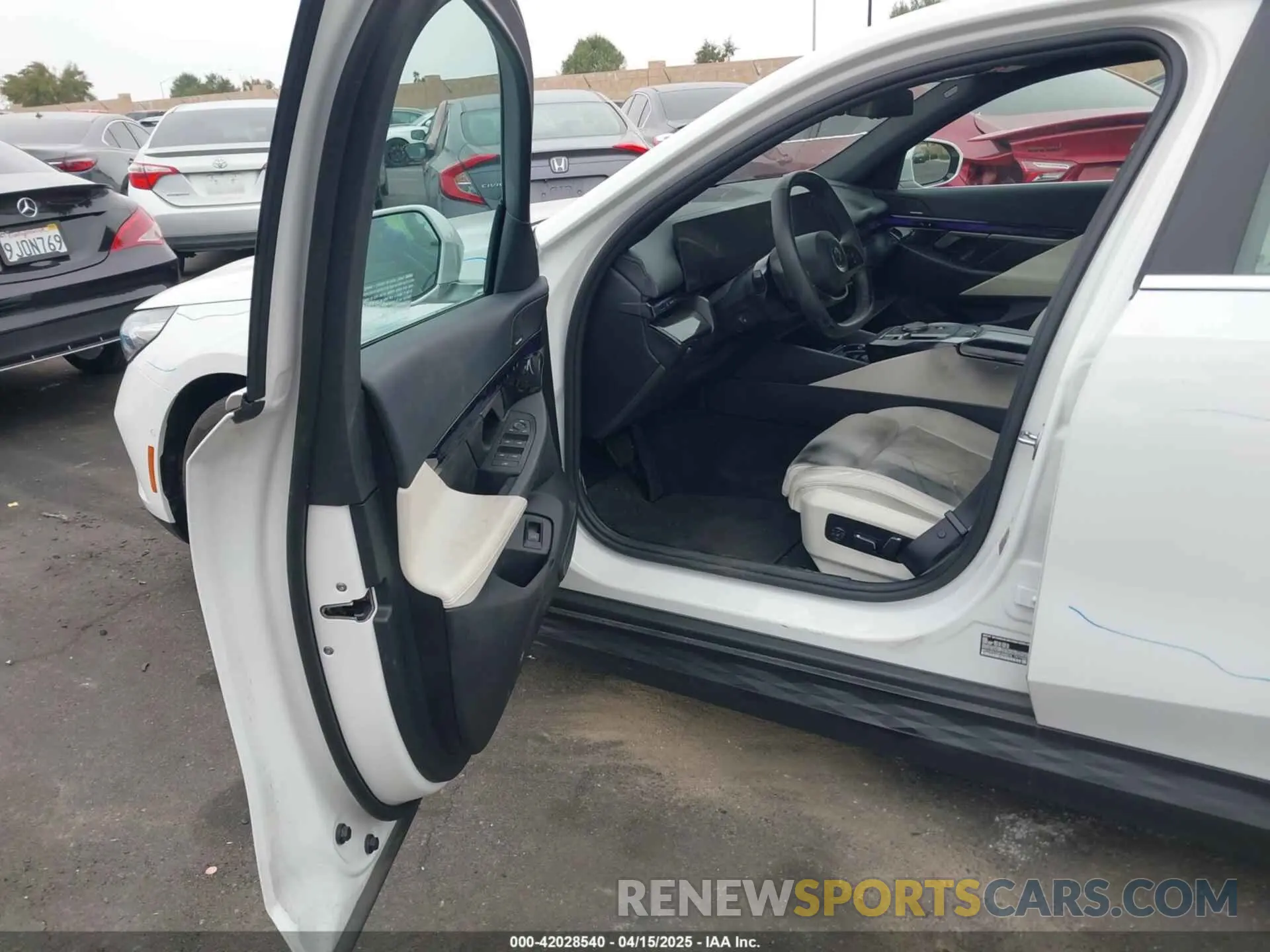 5 fotografías del automóvil dañado WBY33FK03RCR99079 BMW I5 2024