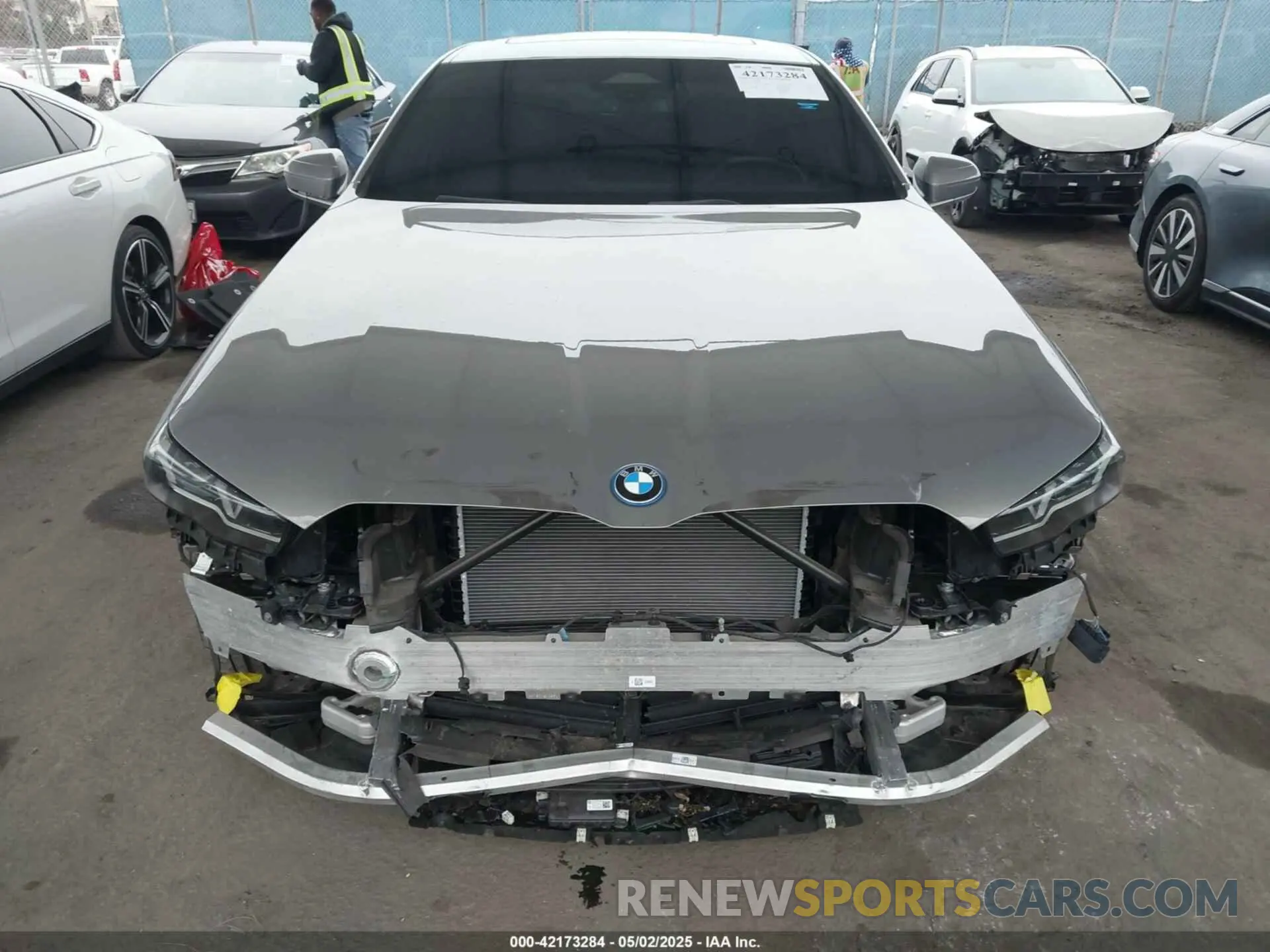 13 fotografías del automóvil dañado WBY33FK06RCR97424 BMW I5 2024