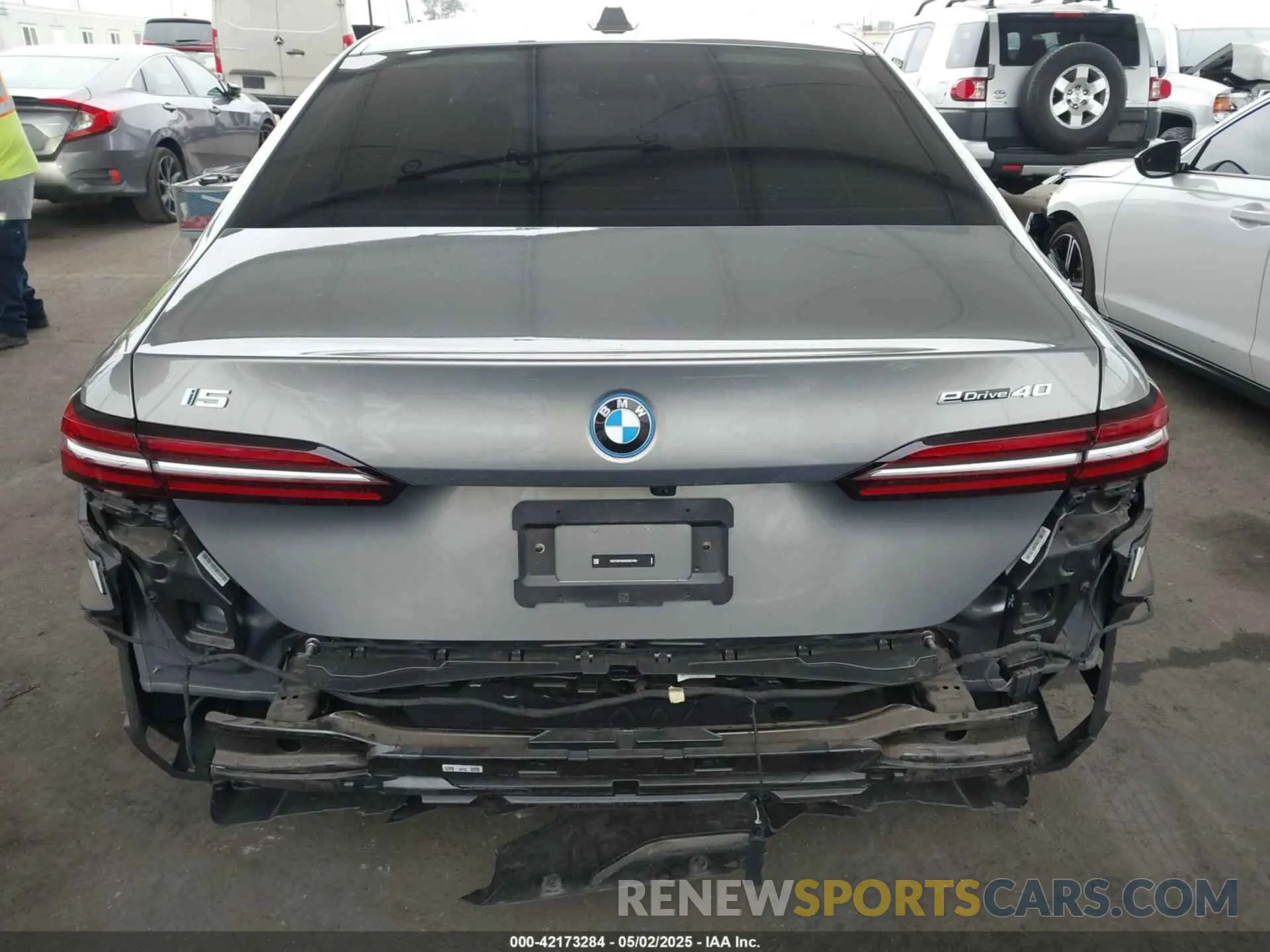 17 fotografías del automóvil dañado WBY33FK06RCR97424 BMW I5 2024