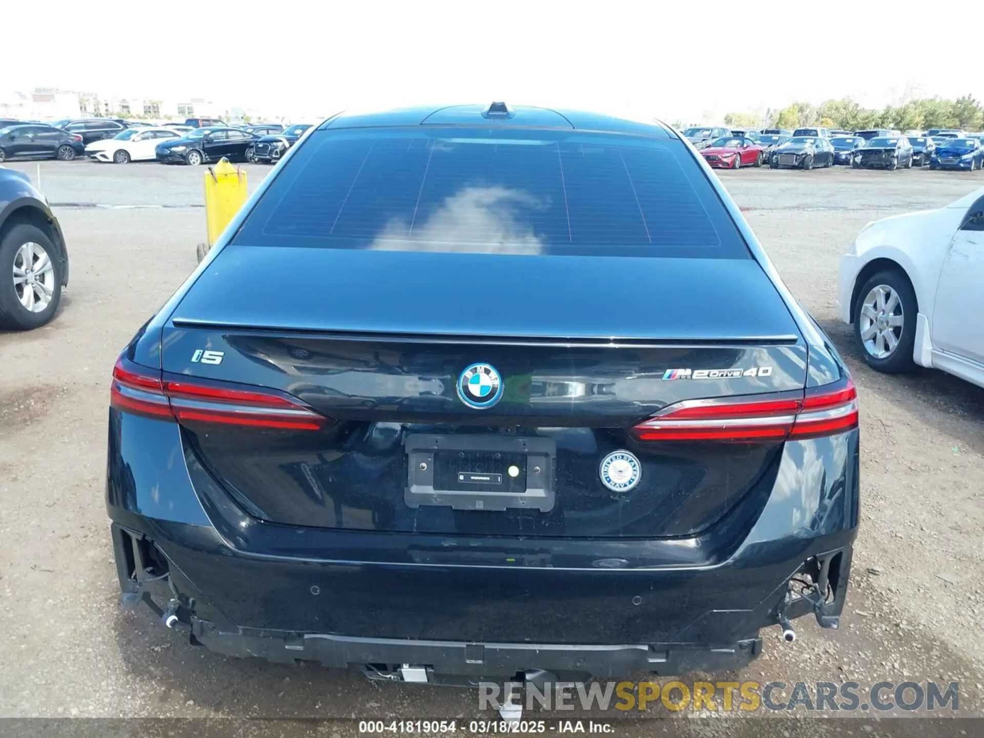 16 fotografías del automóvil dañado WBY33FK07RCR33103 BMW I5 2024