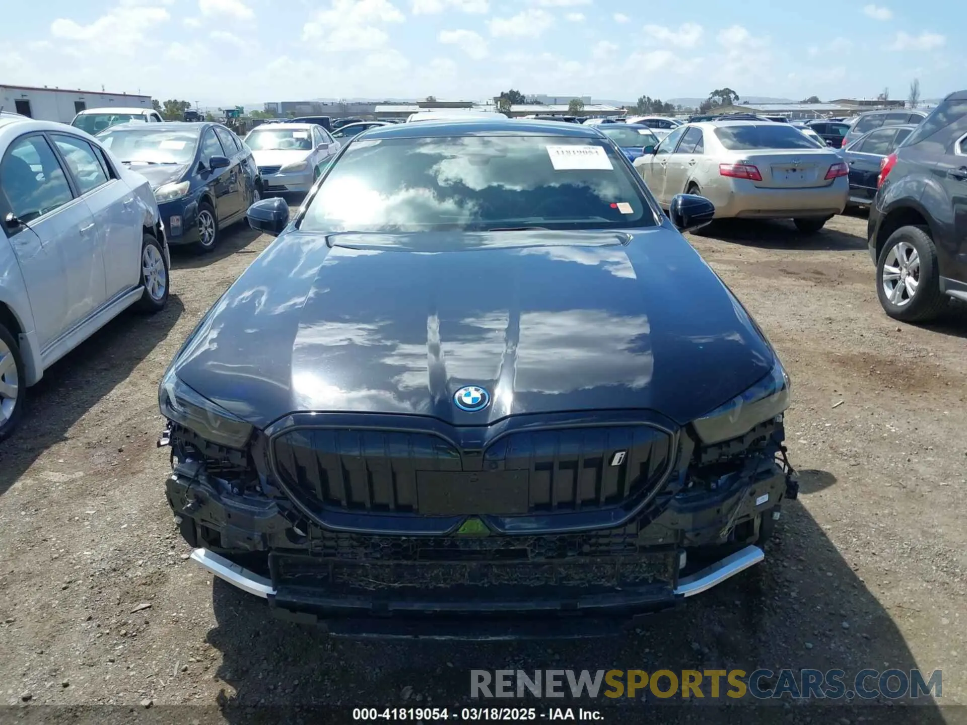 6 fotografías del automóvil dañado WBY33FK07RCR33103 BMW I5 2024