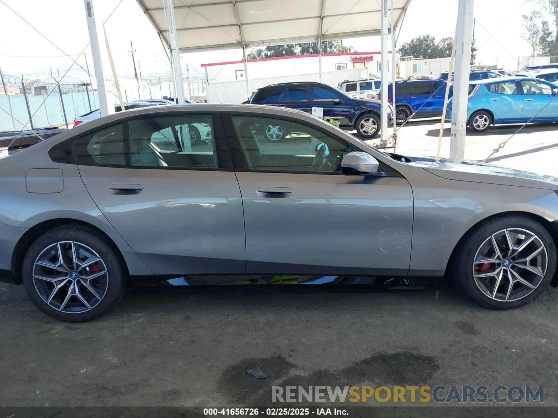 14 fotografías del automóvil dañado WBY33FK07RCS47577 BMW I5 2024