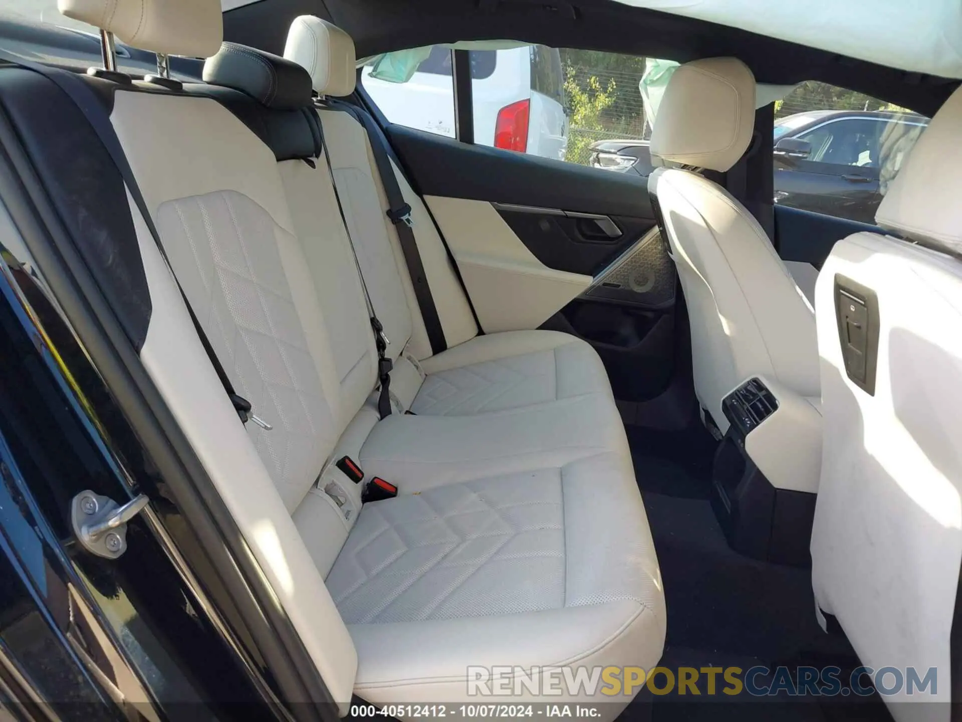 8 fotografías del automóvil dañado WBY43FK00RCP11474 BMW I5 2024
