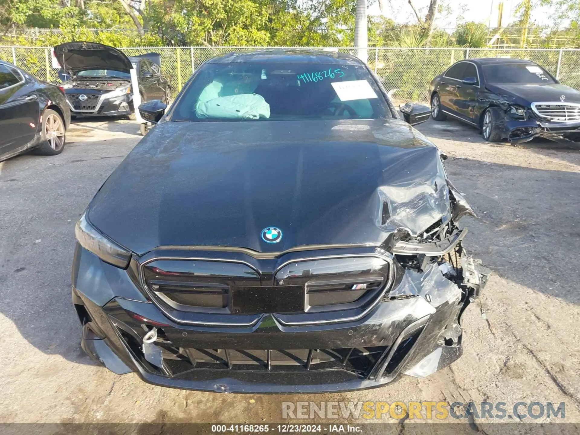 13 fotografías del automóvil dañado WBY43FK01RCR33165 BMW I5 2024