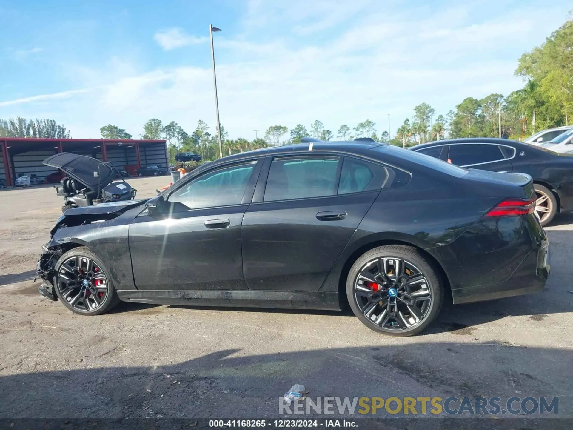 15 fotografías del automóvil dañado WBY43FK01RCR33165 BMW I5 2024
