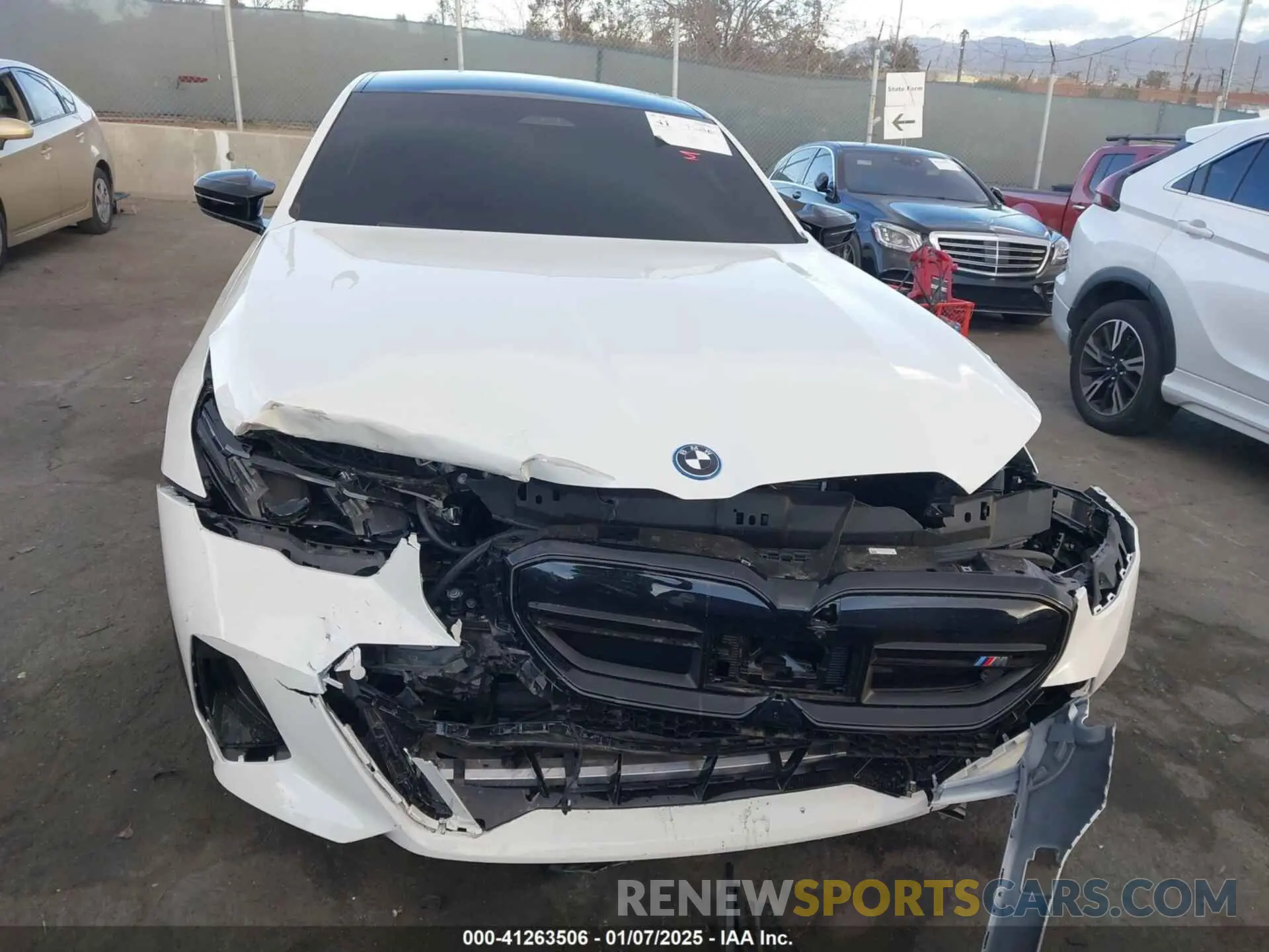 12 fotografías del automóvil dañado WBY43FK05RCR89416 BMW I5 2024
