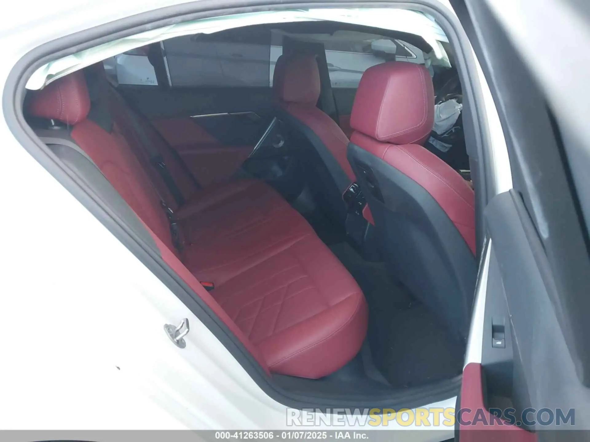 8 fotografías del automóvil dañado WBY43FK05RCR89416 BMW I5 2024