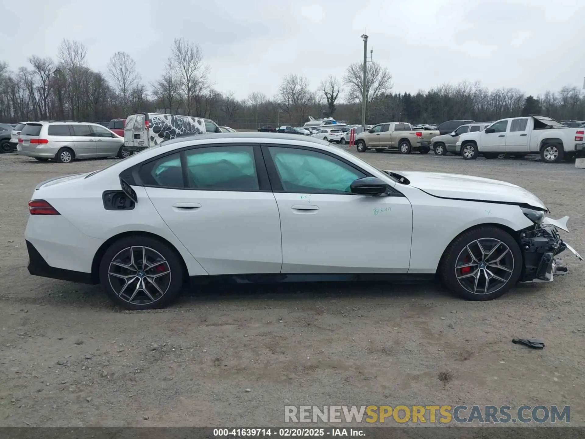 13 fotografías del automóvil dañado WBY43FK07RCP53740 BMW I5 2024