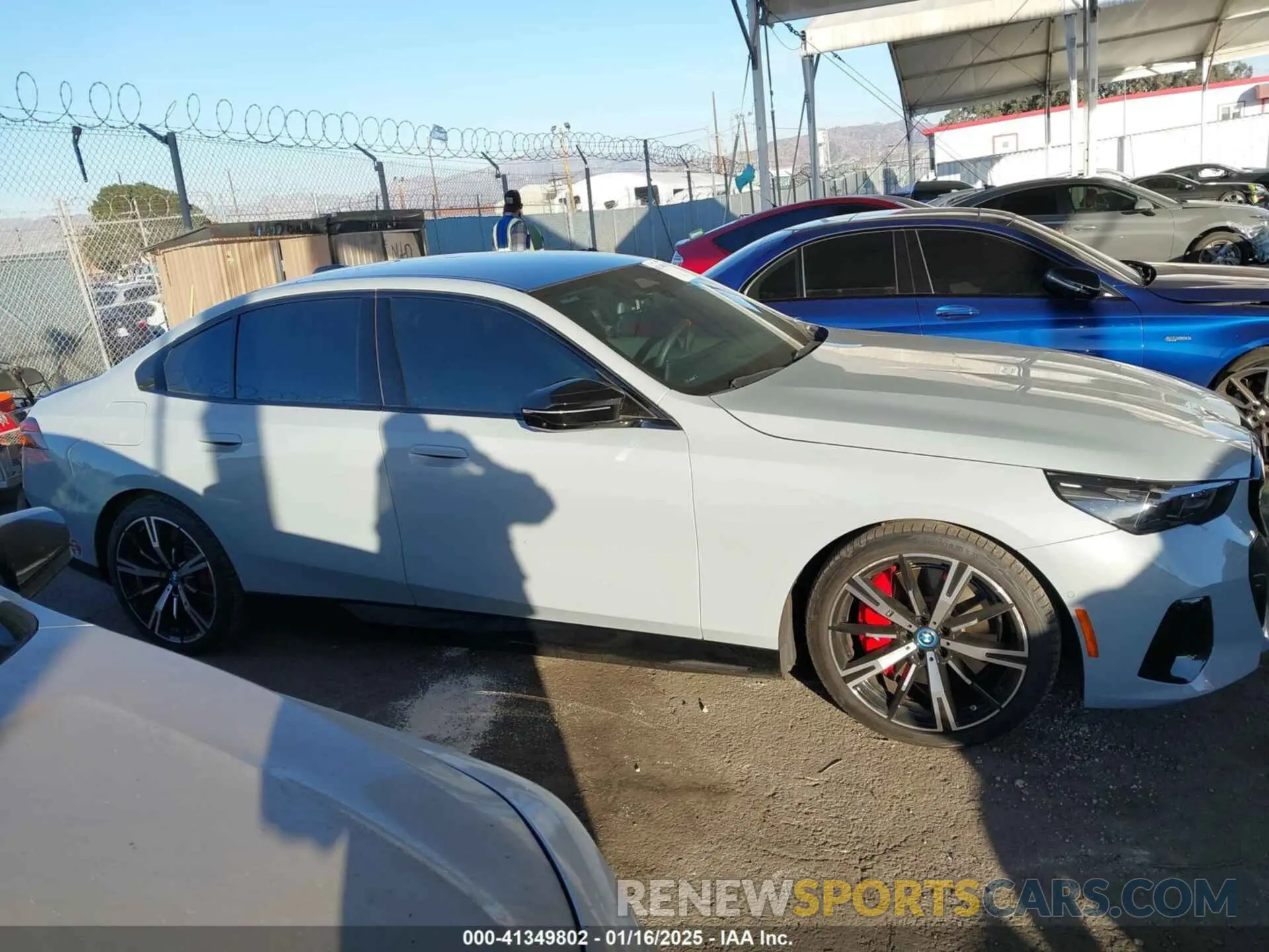 13 fotografías del automóvil dañado WBY43FK08RCP89095 BMW I5 2024