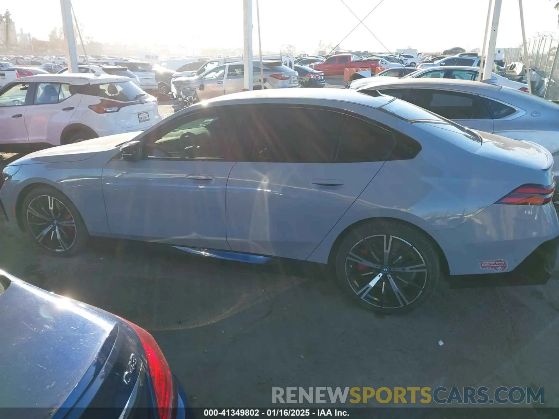 14 fotografías del automóvil dañado WBY43FK08RCP89095 BMW I5 2024