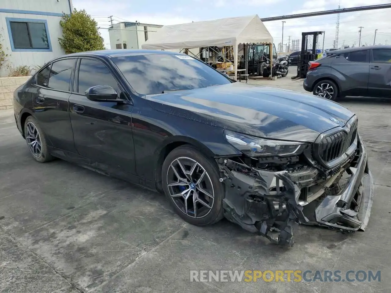 4 fotografías del automóvil dañado WBY33FK01RCR58515 BMW I5 EDRIVE 2024