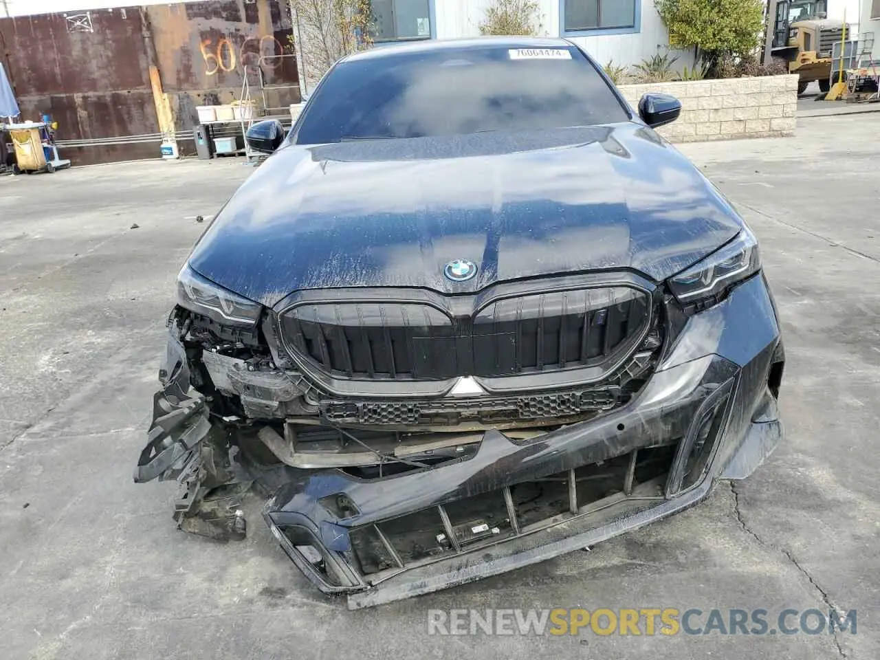 5 fotografías del automóvil dañado WBY33FK01RCR58515 BMW I5 EDRIVE 2024