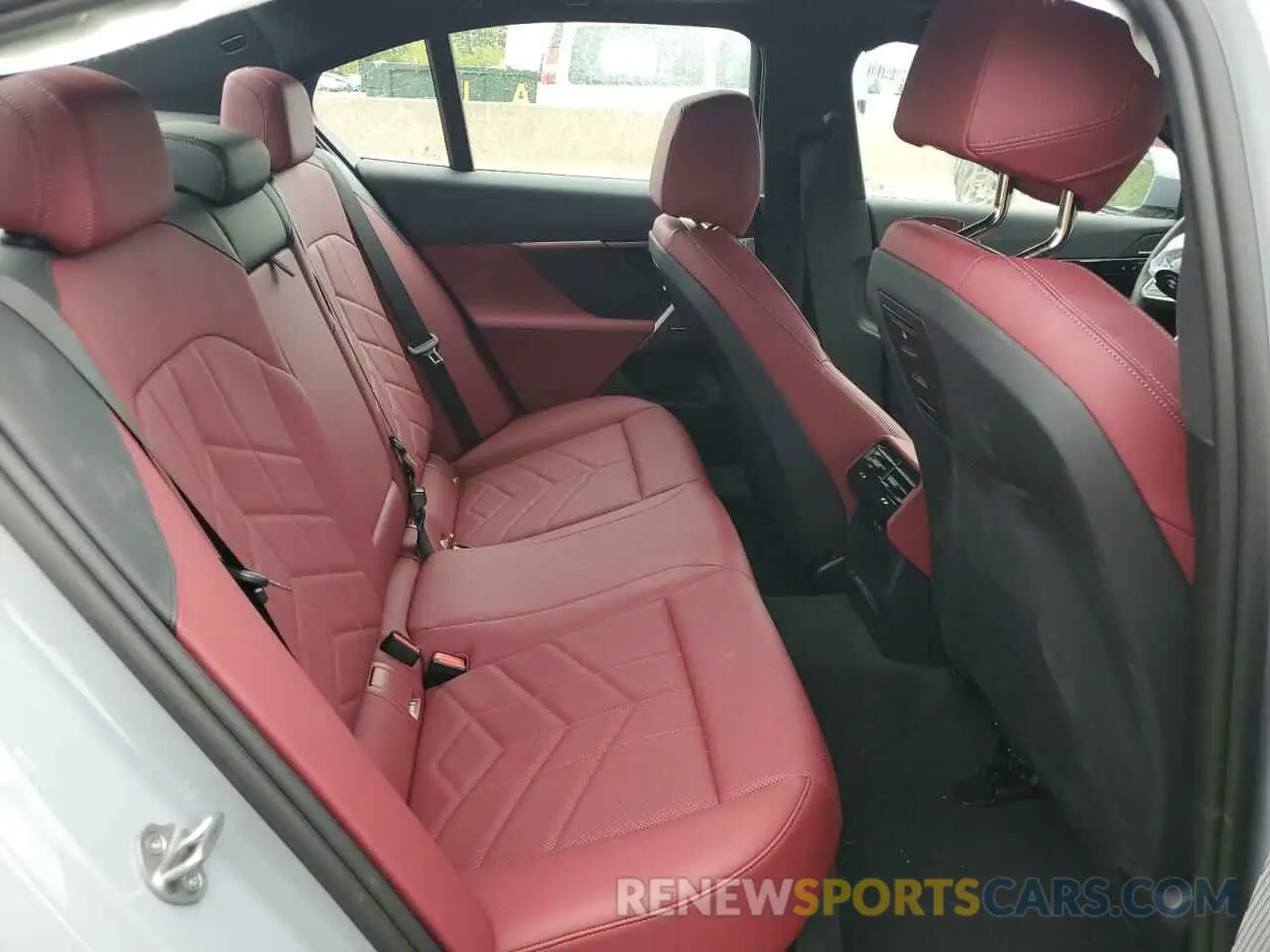10 fotografías del automóvil dañado WBY33FK03RCR20106 BMW I5 EDRIVE 2024