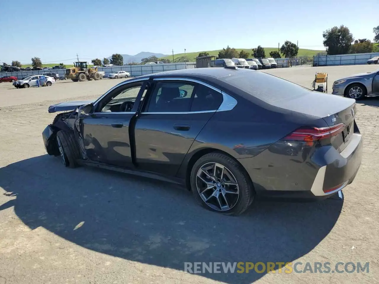 2 fotografías del automóvil dañado WBY33FK03RCR89233 BMW I5 EDRIVE 2024