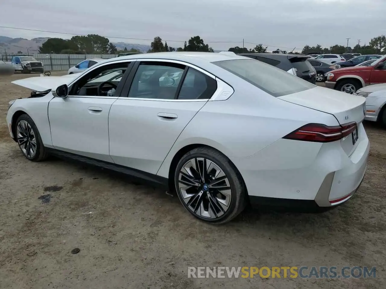 2 fotografías del automóvil dañado WBY33FK09RCR63560 BMW I5 EDRIVE 2024
