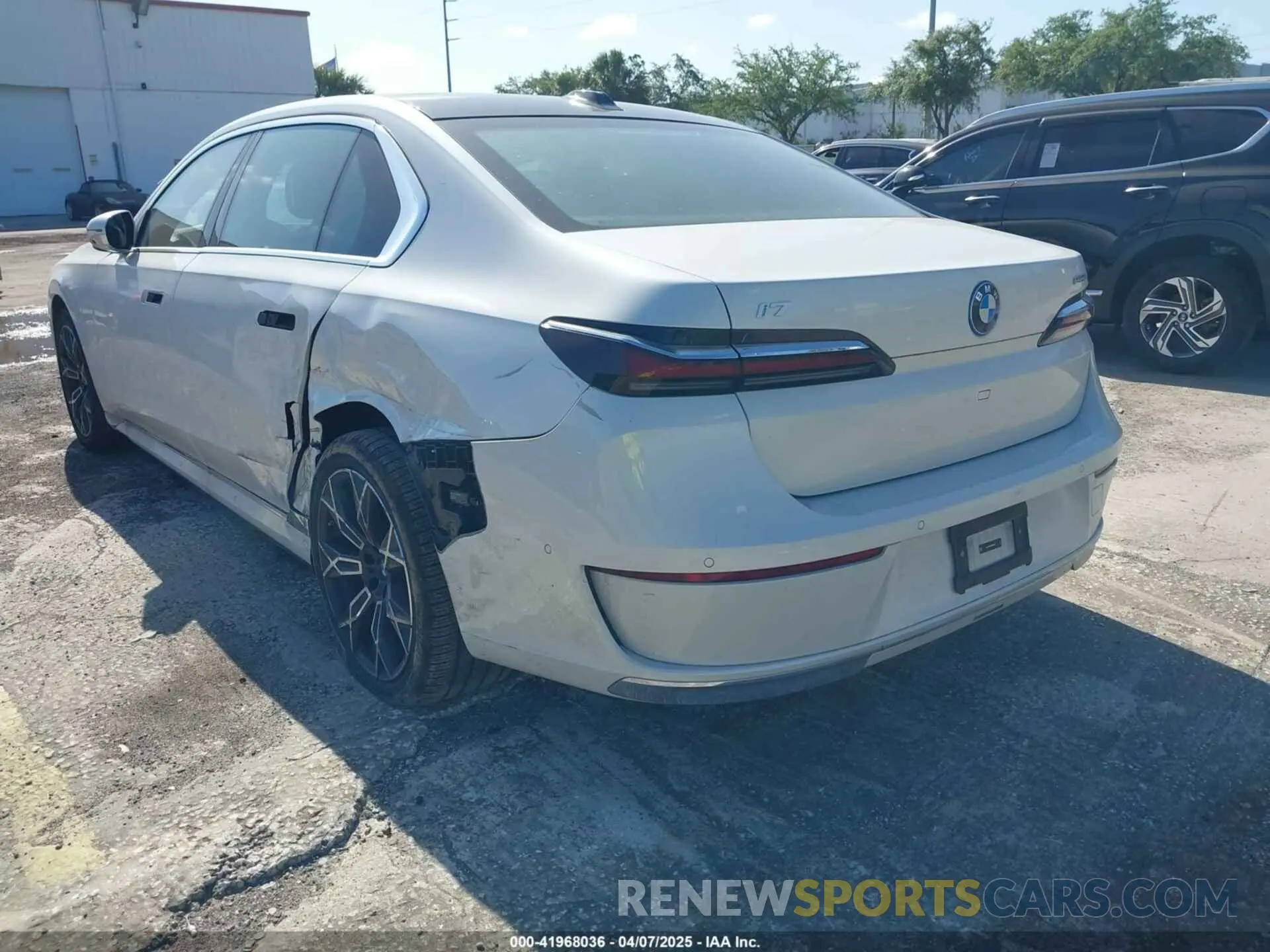 3 fotografías del automóvil dañado WBY43EJ04RCR84042 BMW I7 2024