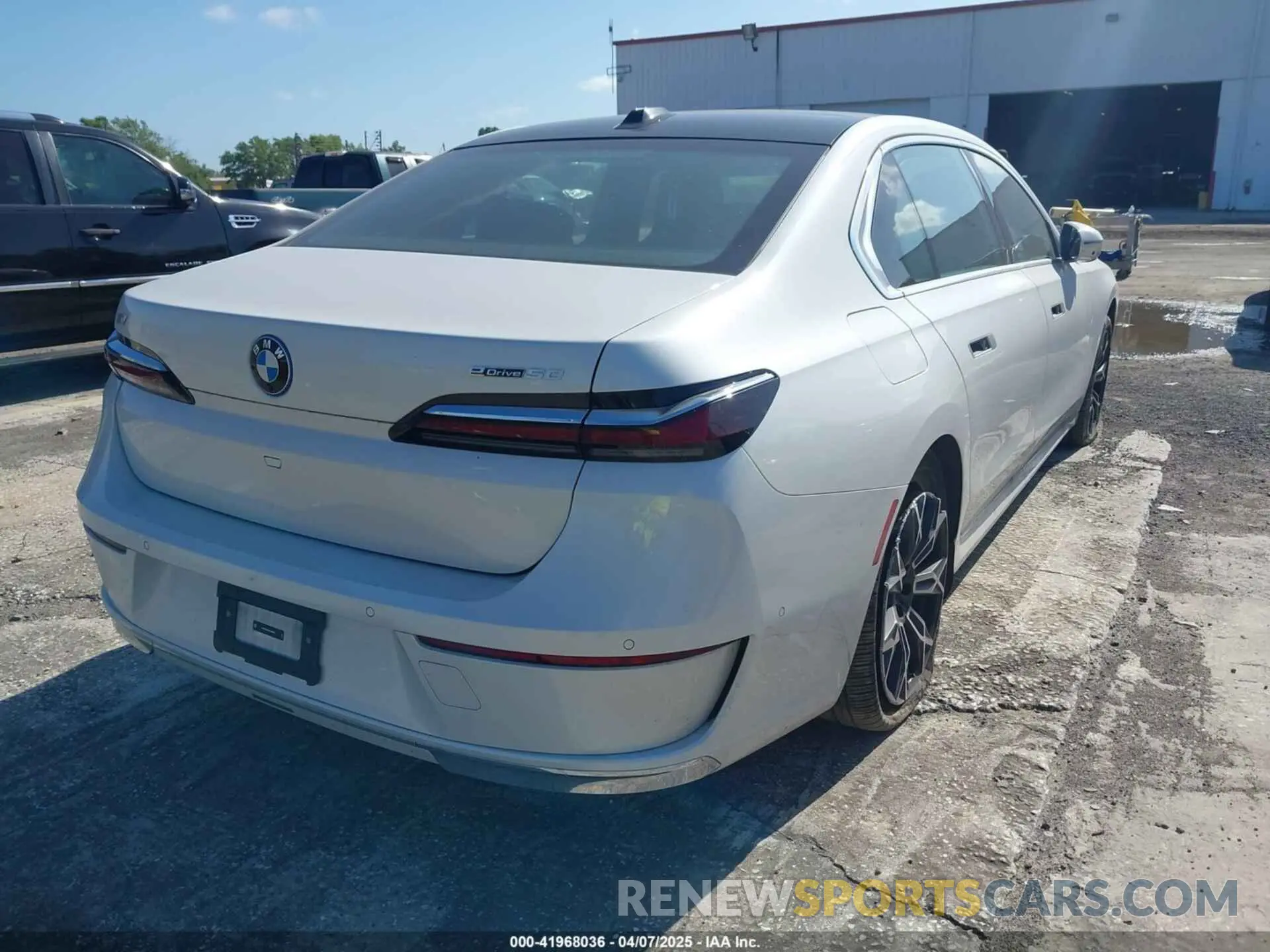 4 fotografías del automóvil dañado WBY43EJ04RCR84042 BMW I7 2024