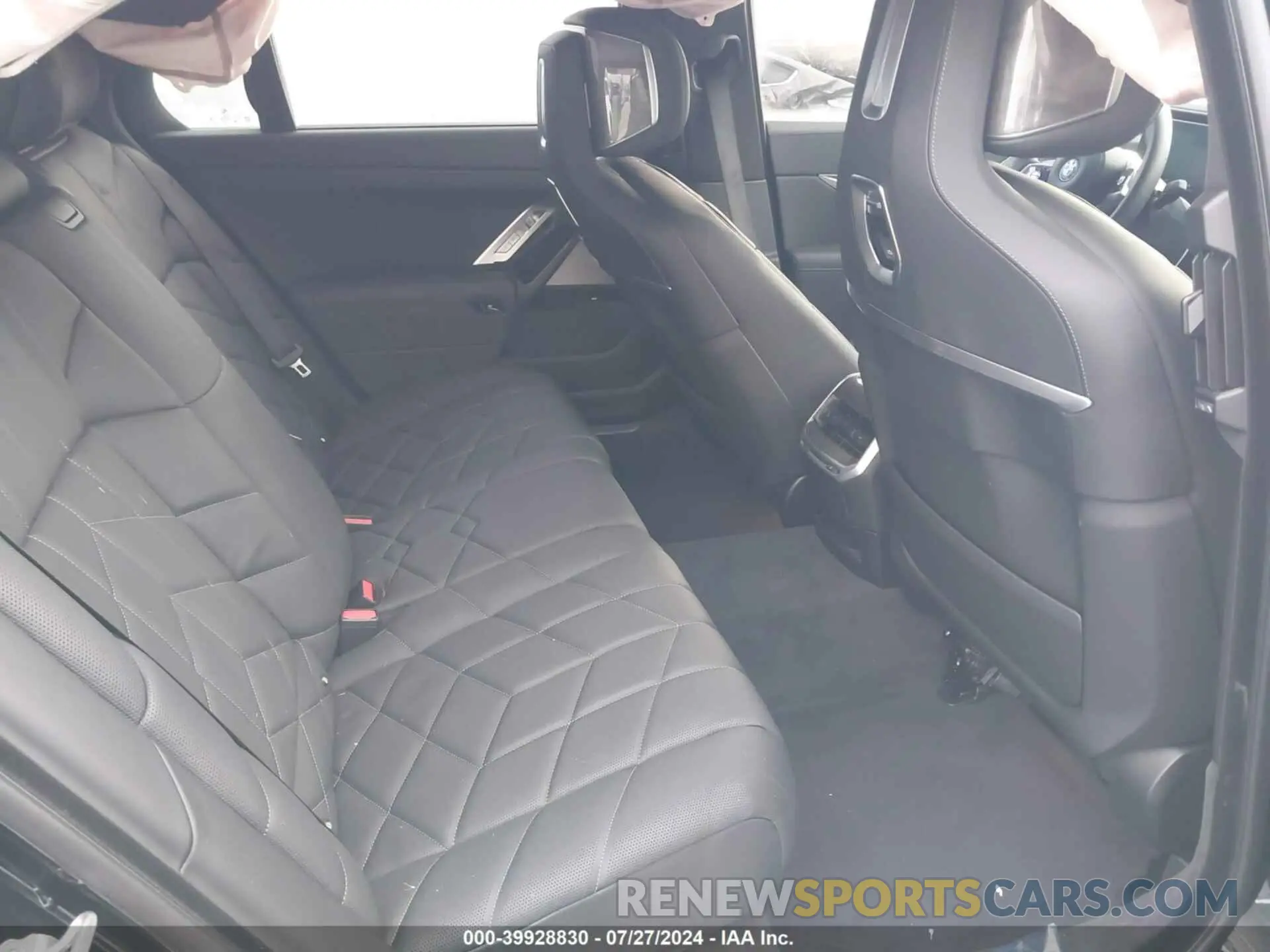 8 fotografías del automóvil dañado WBY43EJ09RCR48122 BMW I7 2024