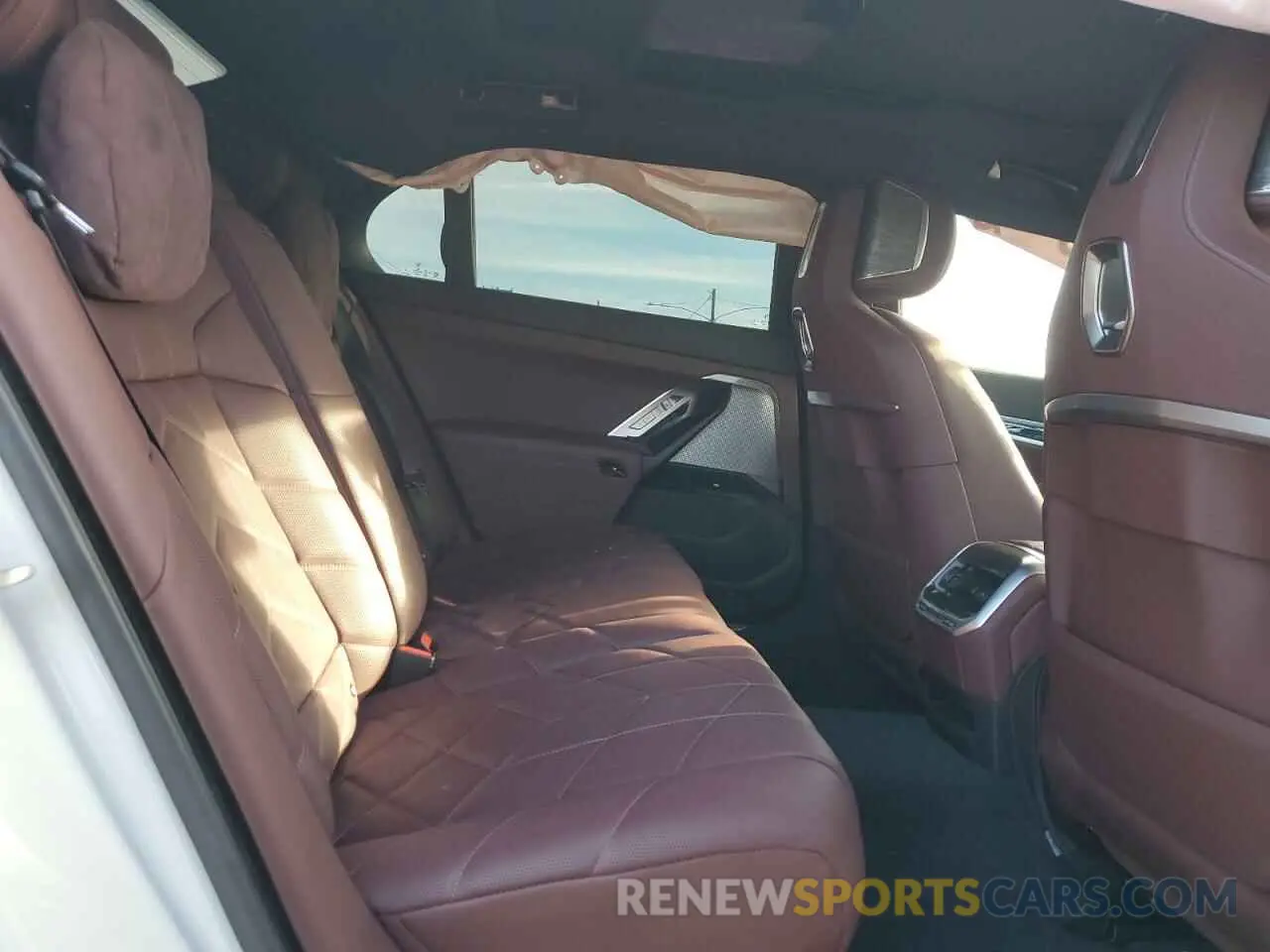 10 fotografías del automóvil dañado WBY53EJ08RCP58753 BMW I7 XDRIVE6 2024