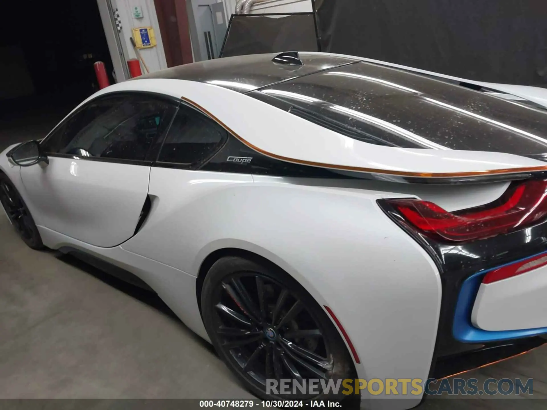 14 fotografías del automóvil dañado WBY2Z4C58K7D65728 BMW I8 2019