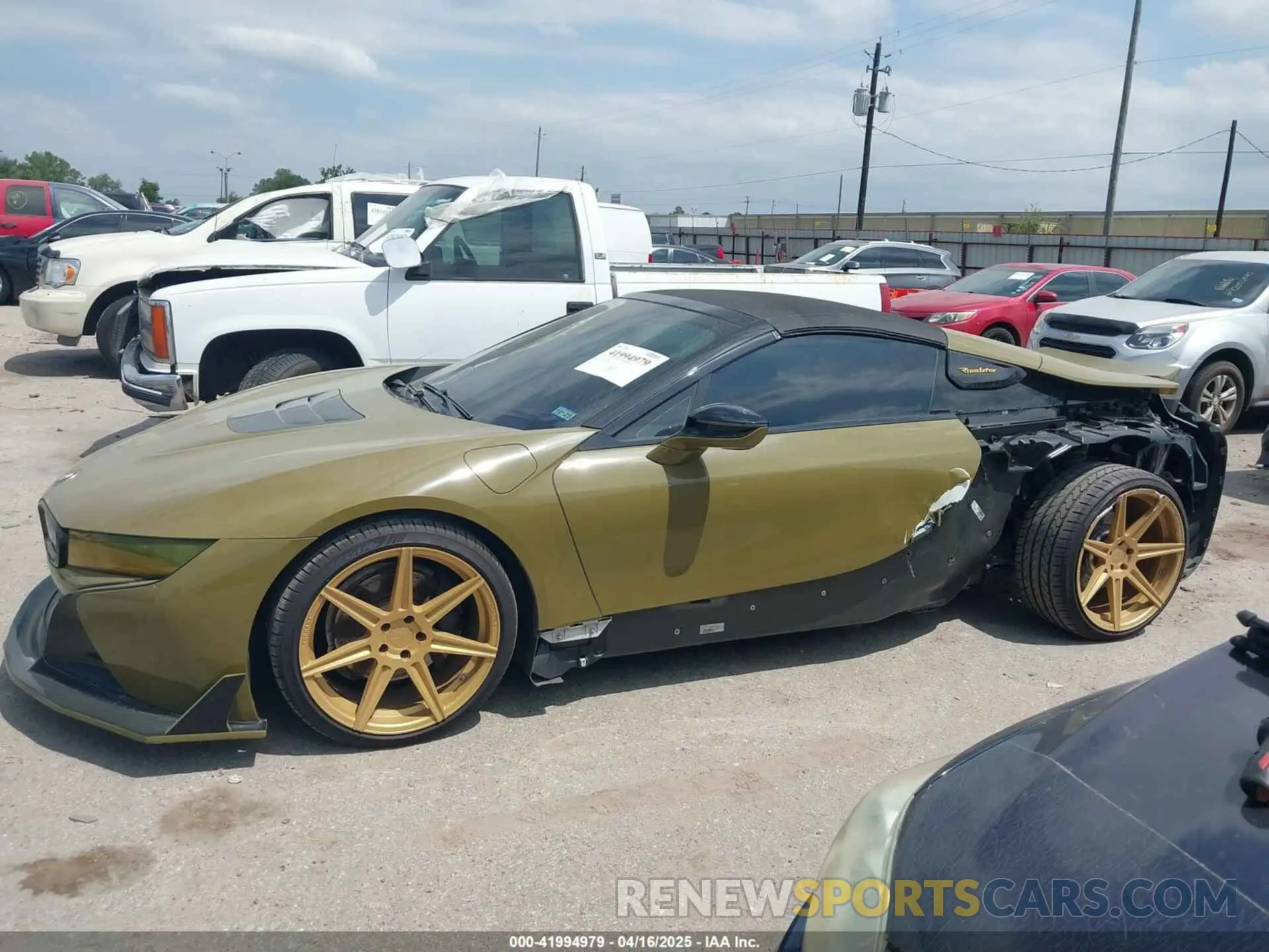 14 fotografías del automóvil dañado WBY2Z6C52KVG98174 BMW I8 2019
