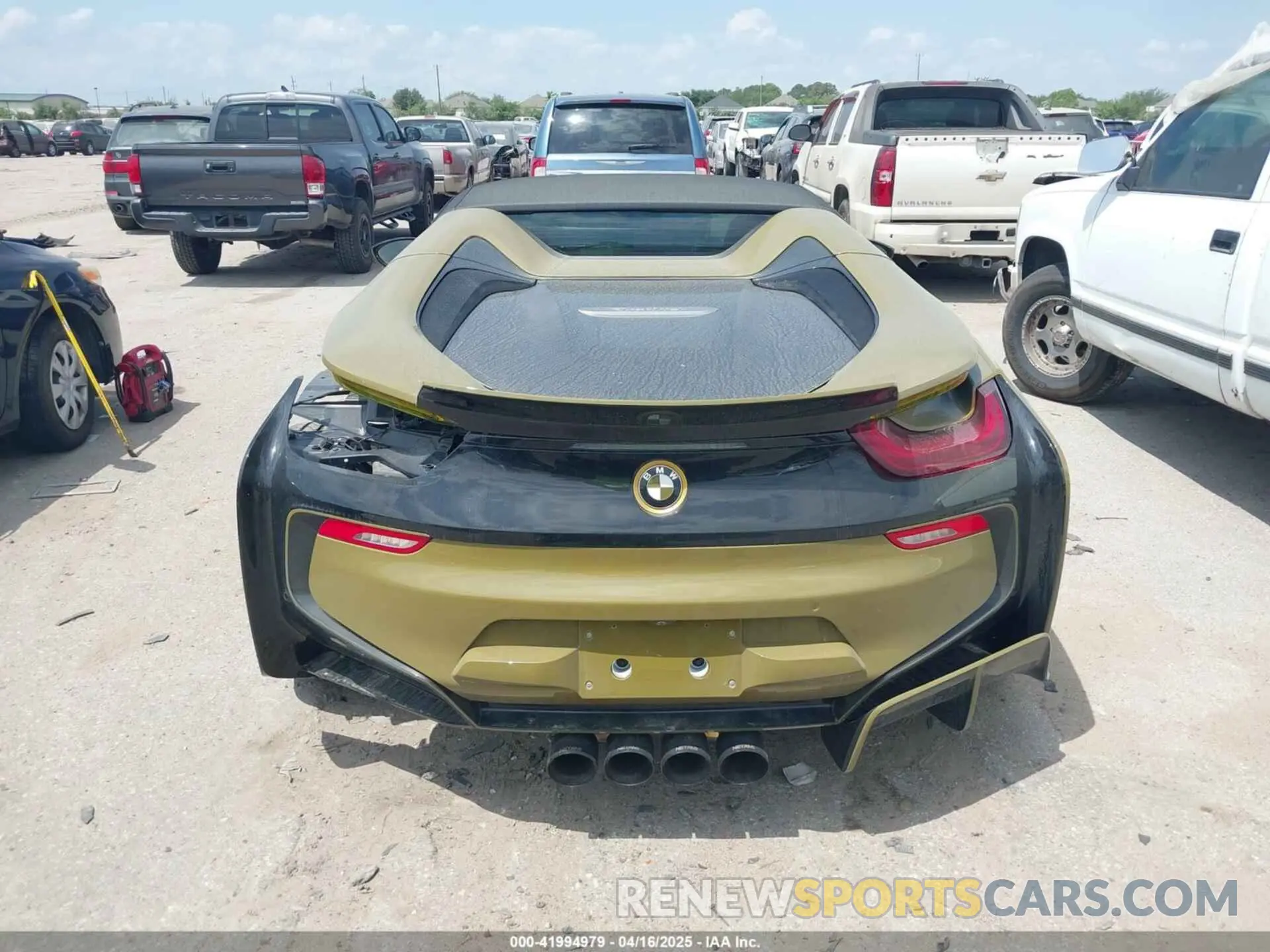 16 fotografías del automóvil dañado WBY2Z6C52KVG98174 BMW I8 2019