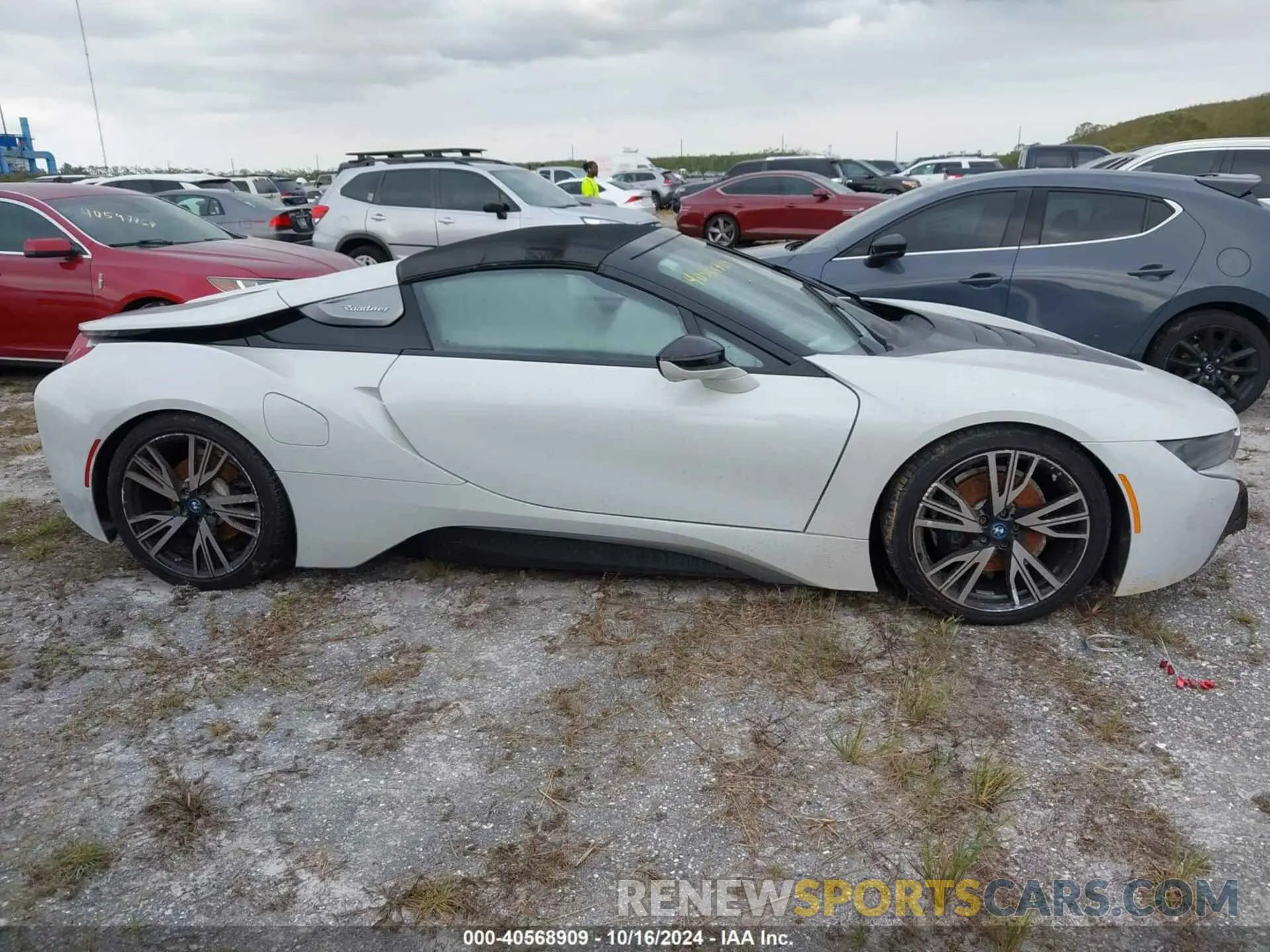 14 fotografías del automóvil dañado WBY2Z6C59K7D70223 BMW I8 2019