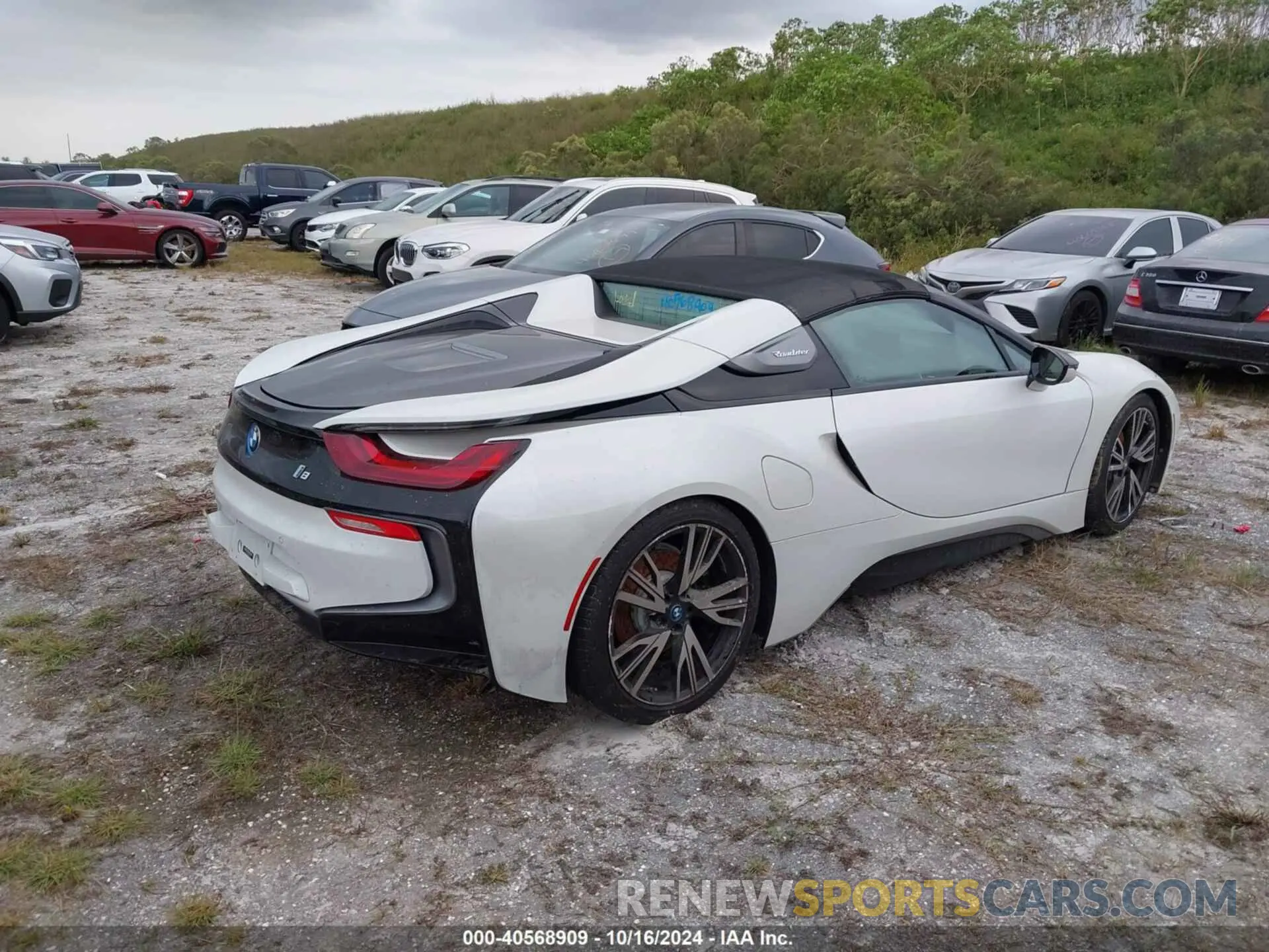 4 fotografías del automóvil dañado WBY2Z6C59K7D70223 BMW I8 2019