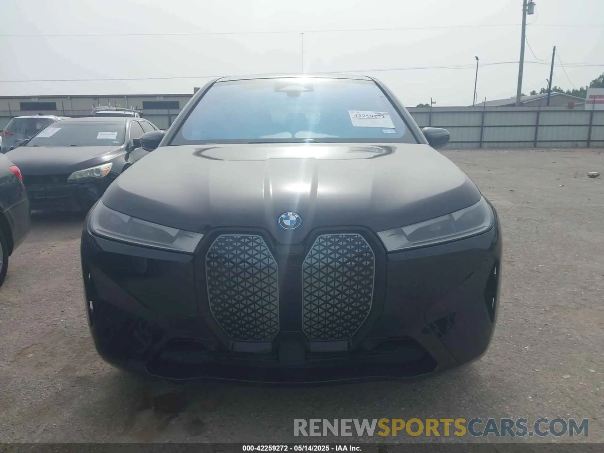 12 fotografías del automóvil dañado WB523CF01PCL99255 BMW IX 2023