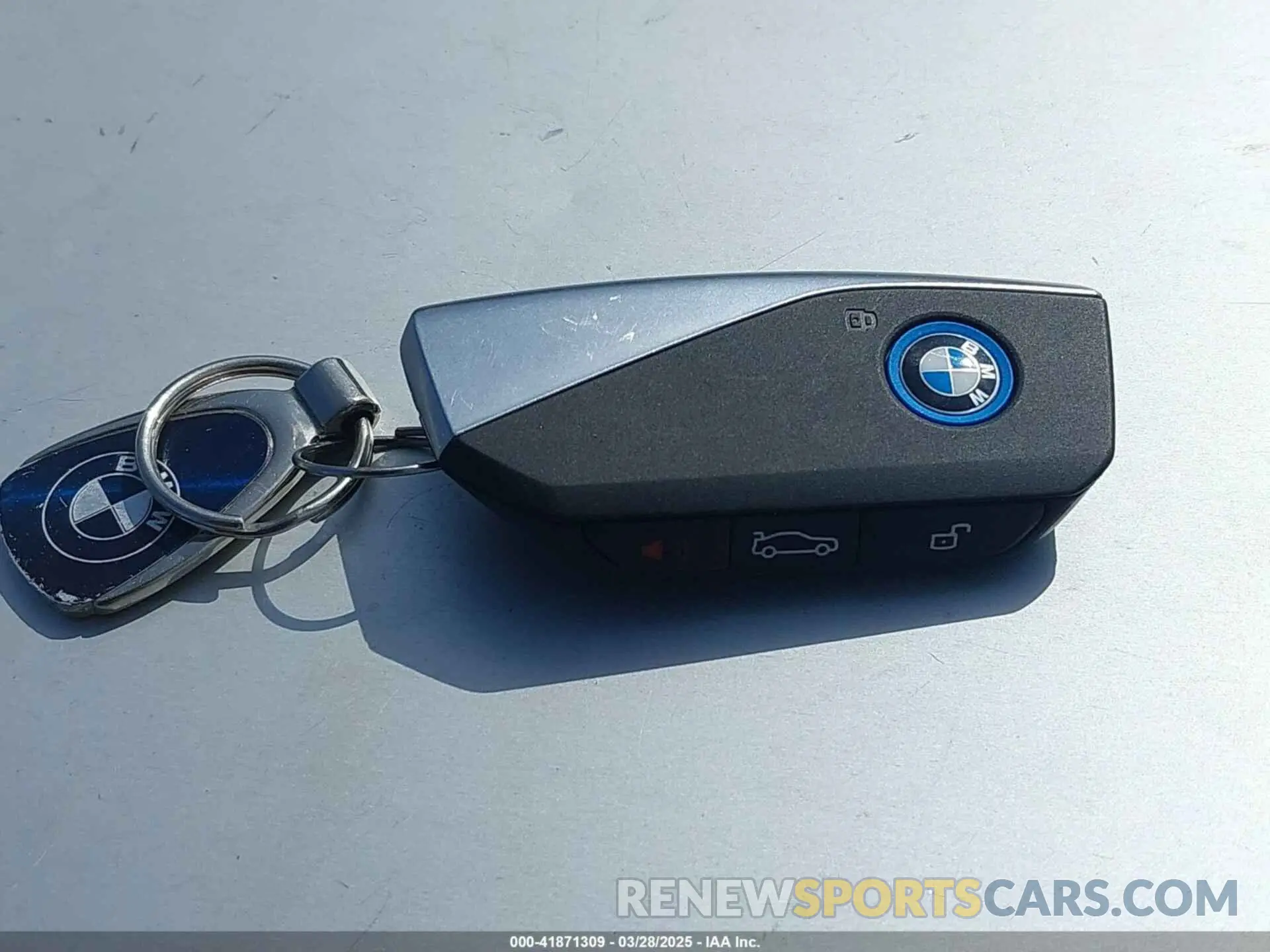 11 fotografías del automóvil dañado WB523CF01PCM78912 BMW IX 2023