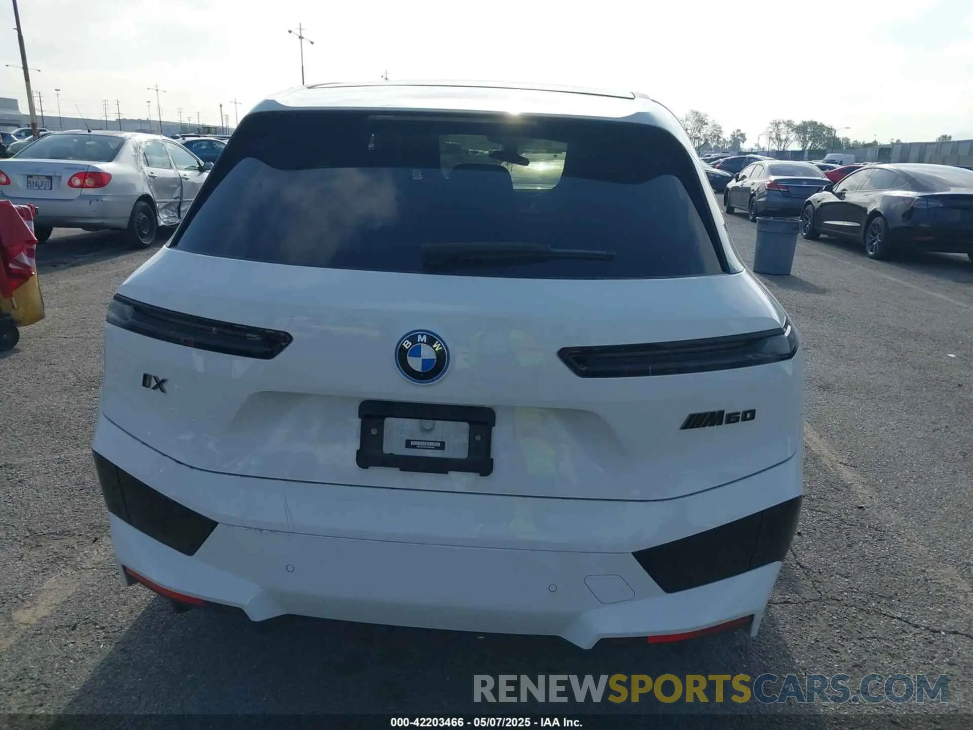 17 fotografías del automóvil dañado WB533CF02PCM67096 BMW IX 2023